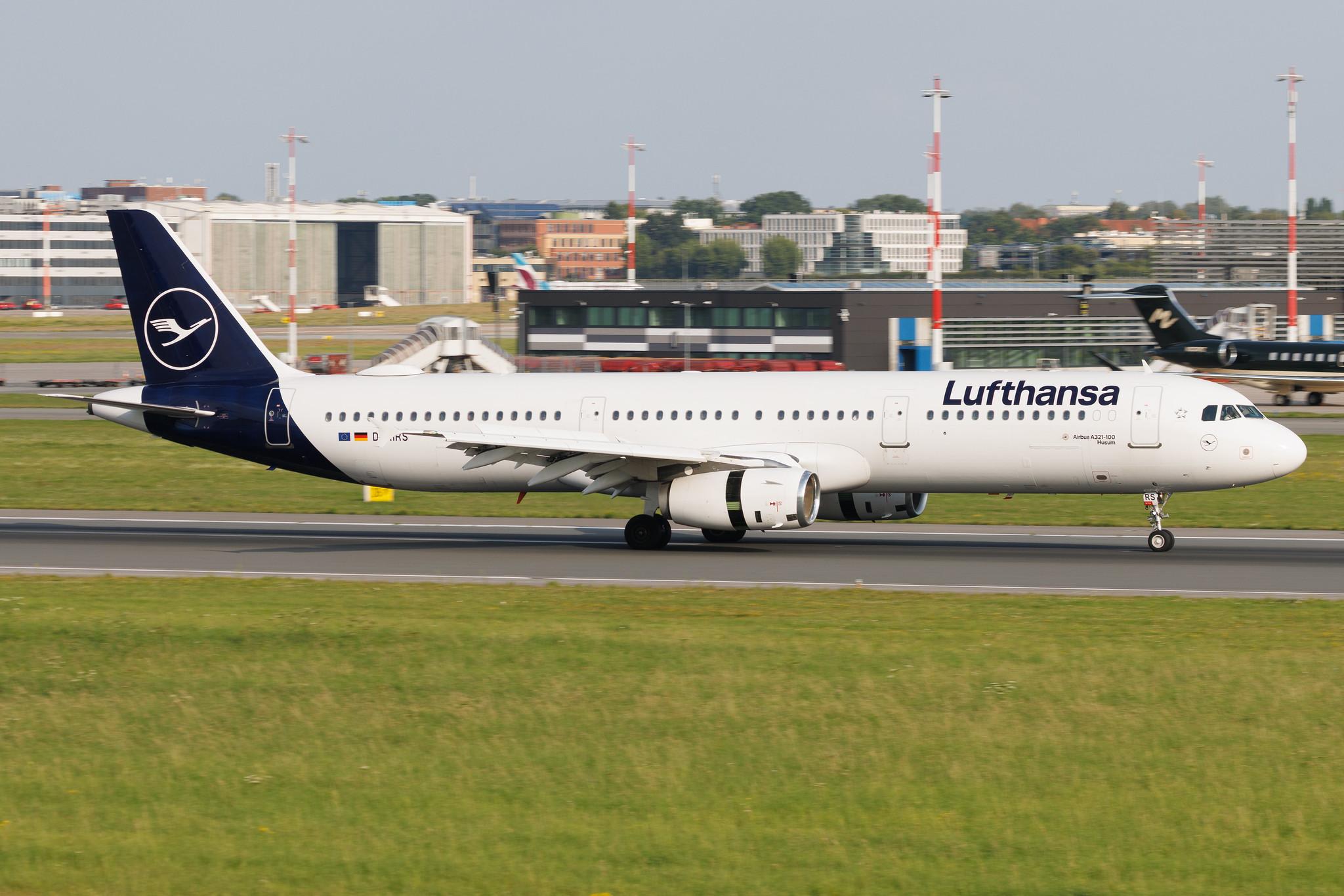 Hamburg Airport: Lufthansa (LH / DLH) | Airbus A321-131 A321 | D-AIRS | MSN 0595
