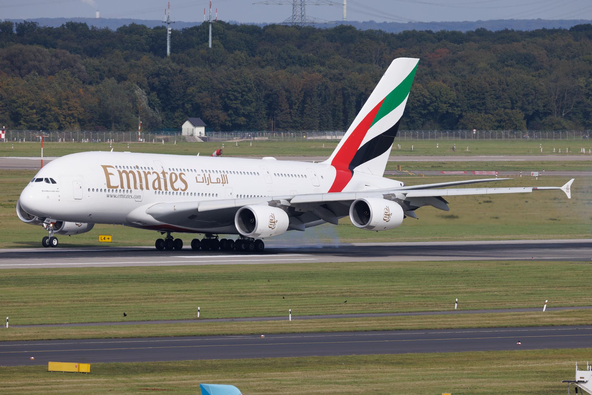 Düsseldorf Airport: Emirates (EK / UAE) | Airbus A380-842 A388 | A6-EVB | MSN 162