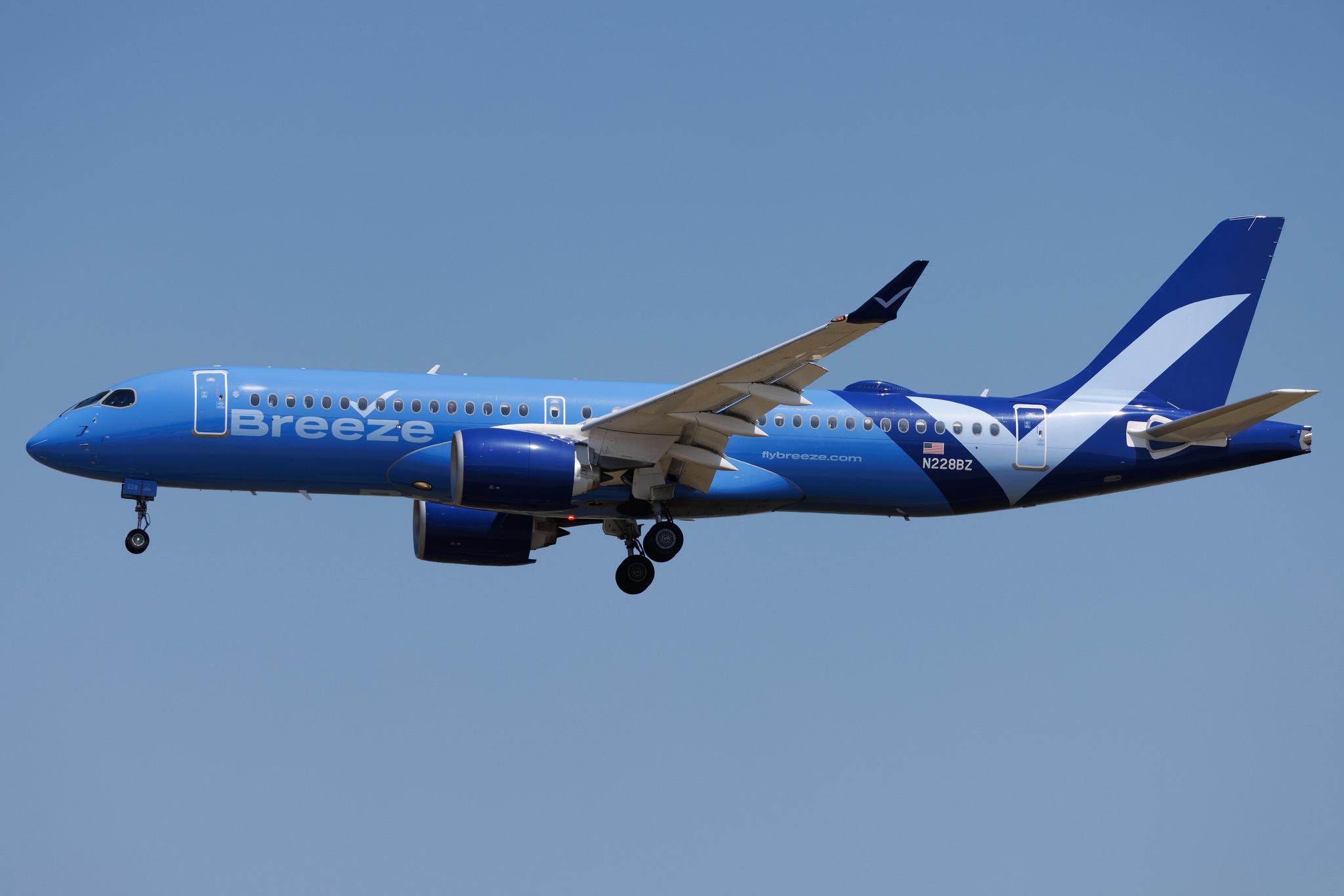 Los Angeles International Airport: Breeze Airways (MX / MXY) | Airbus A220-300 BCS3 | N228BZ | MSN 55241