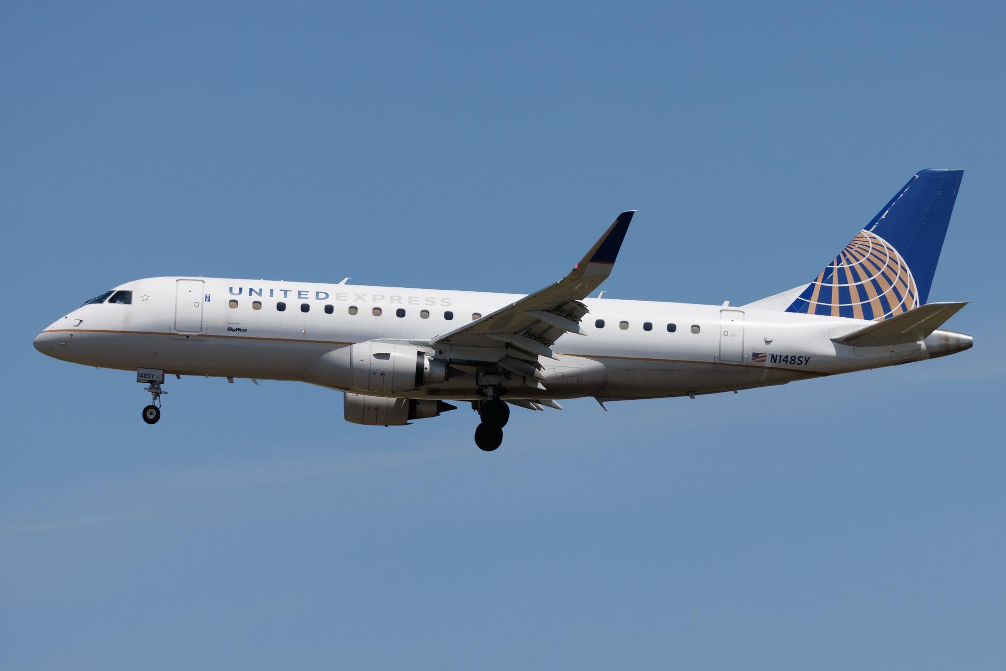 Los Angeles International Airport: United Express (UA / UAL) | Operator: SkyWest Airlines | Embraer E175LR E75L | N148SY | MSN 17000492