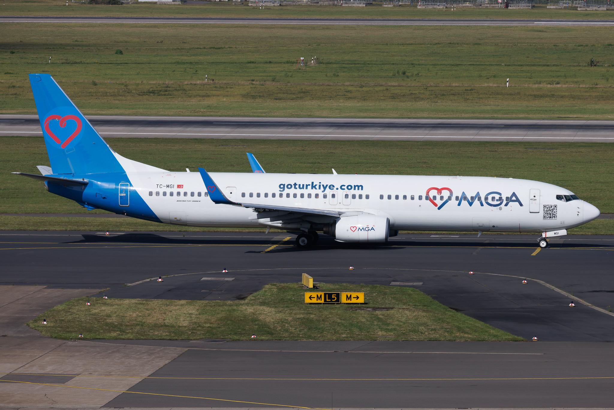 Düsseldorf Airport: Mavi Gök Airlines (4M / MGH) | Boeing 737-94X(ER) B739 | TC-MGI | MSN 36087