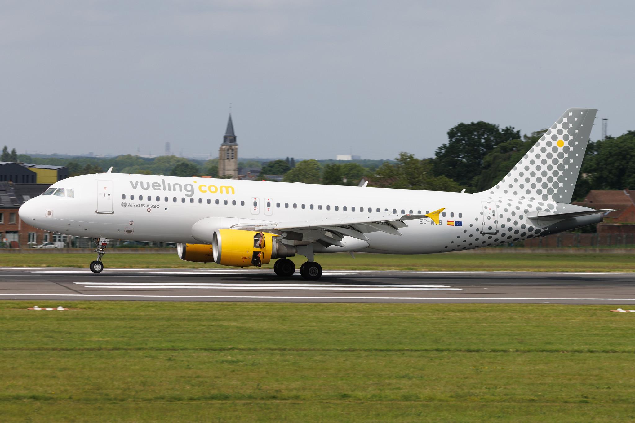 Brussels Airport: Vueling (VY / VLG) | Airbus A320-214 A320 | EC-MYB | MSN 02902