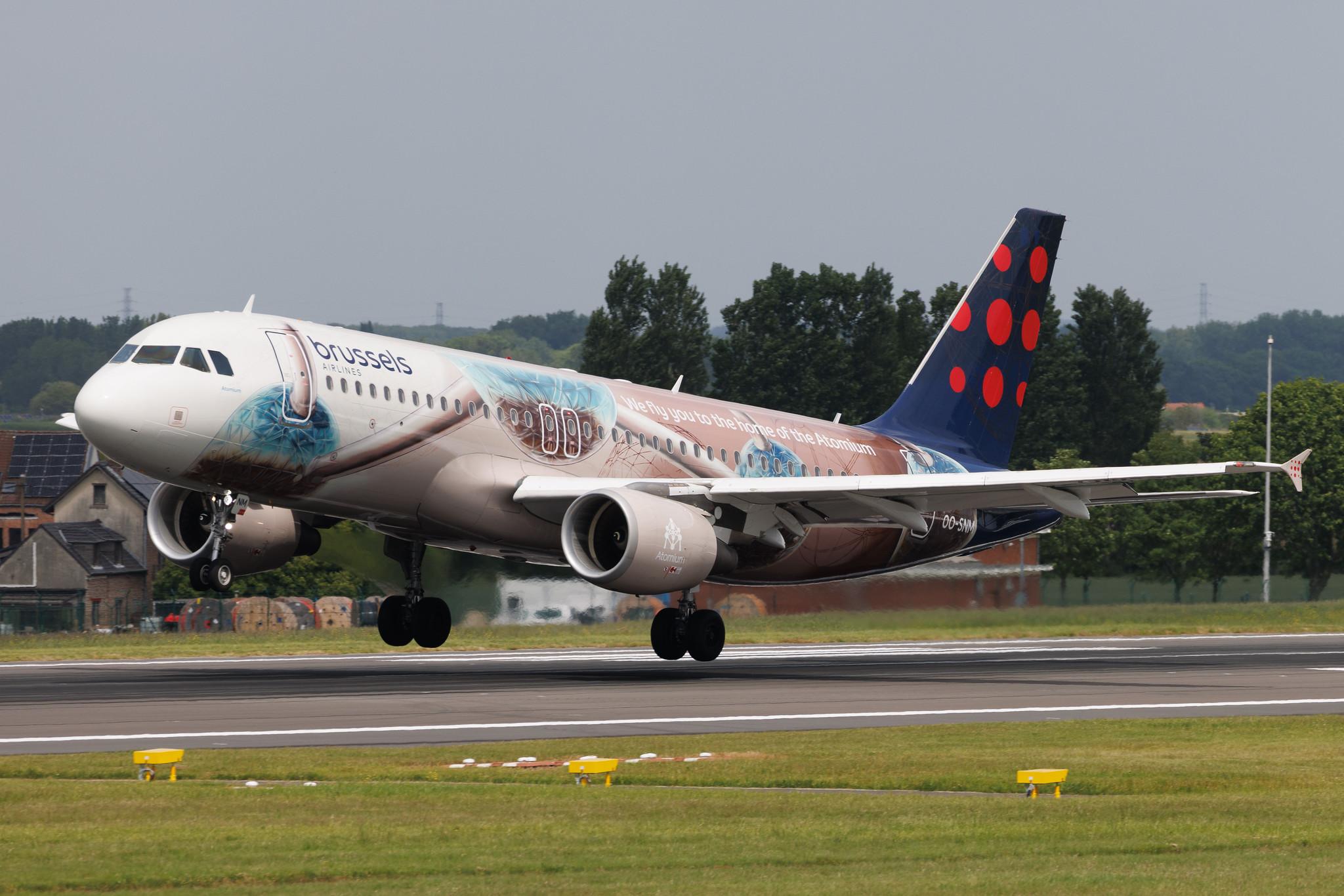 Brussels Airport: Brussels Airlines (SN / BEL) | Livery: Atomium Brussels Livery | Airbus A320-214 A320 | OO-SNM | MSN 02003