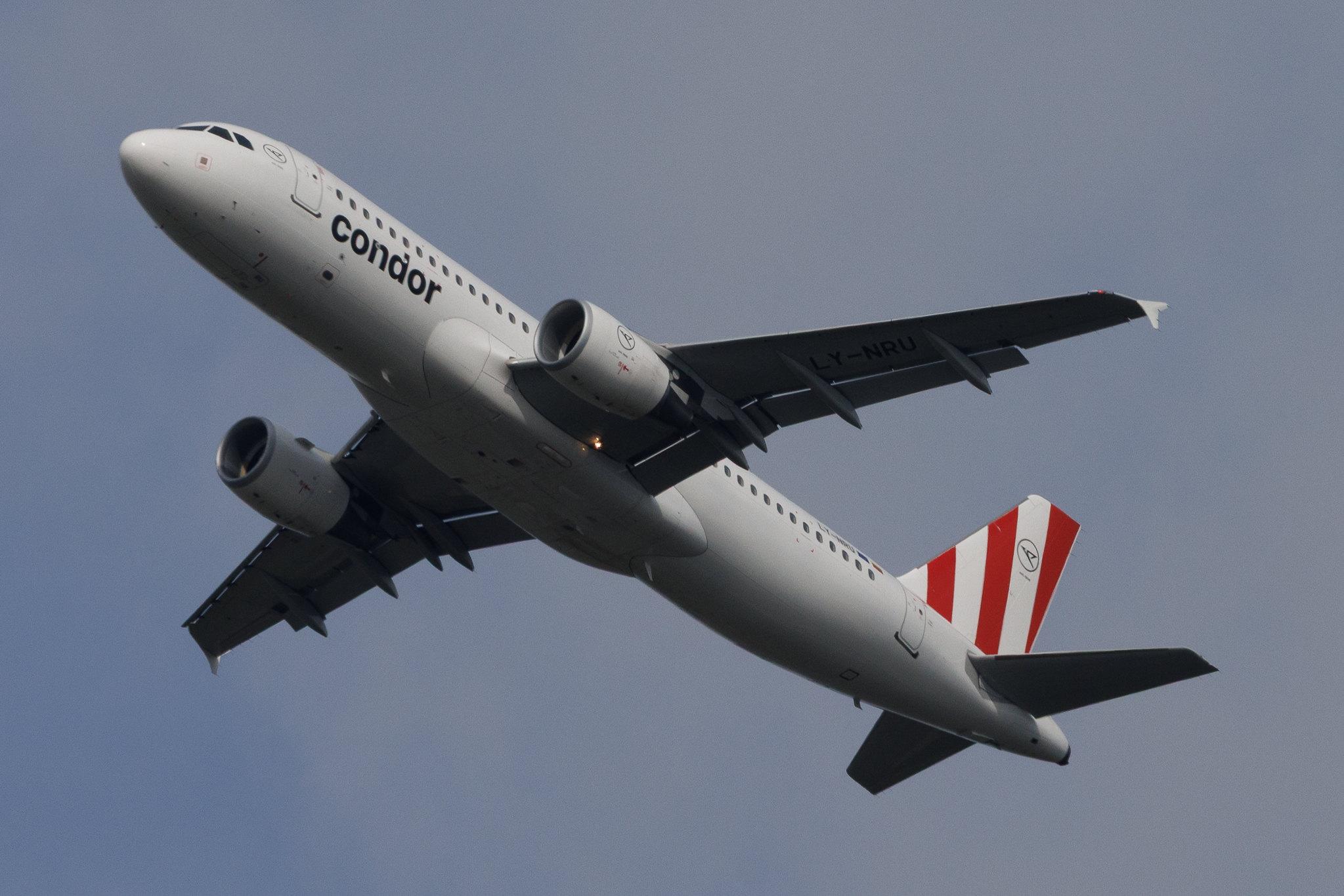 Düsseldorf Airport: Condor (DE / CFG) | Operator: Heston Airlines | Airbus A320-214 A320 | LY-NRU | MSN 03596