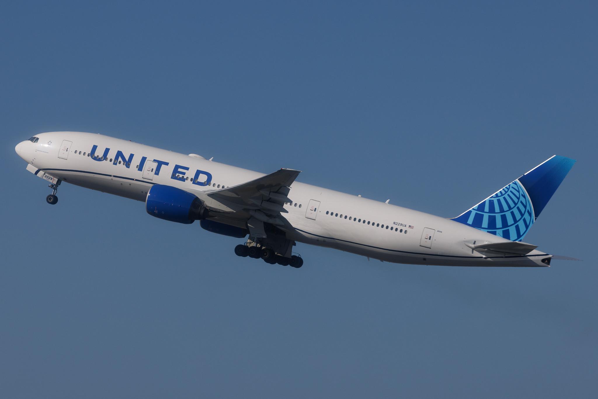 San Francisco International Airport: United Airlines (UA / UAL) | Boeing 777-222(ER) B772 | N229UA | MSN 30557