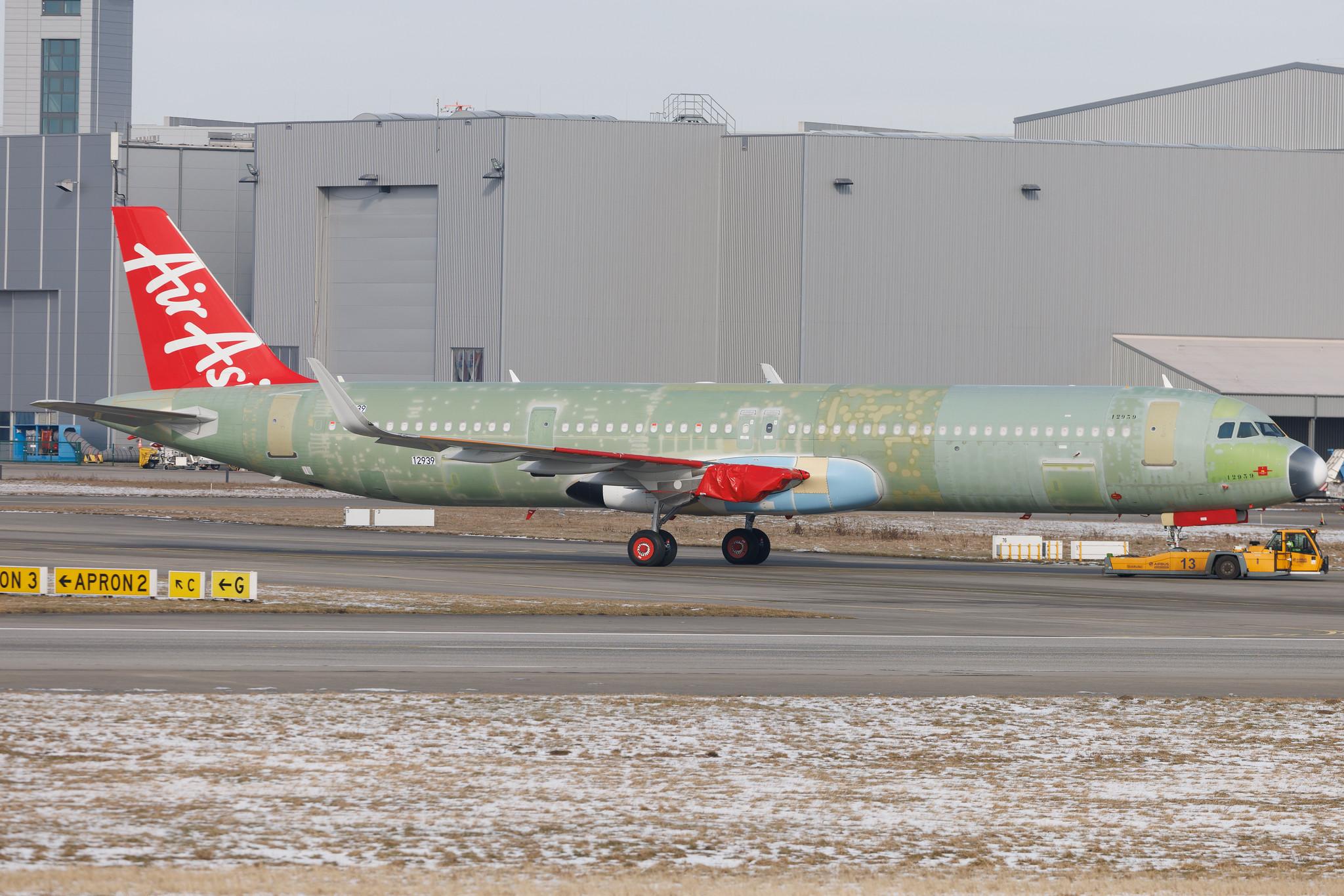 Hamburg Finkenwerder: AirAsia (AK / AXM) | Airbus A321-251NX A21N | D-AVYV | 9M-XVE | MSN 12939
