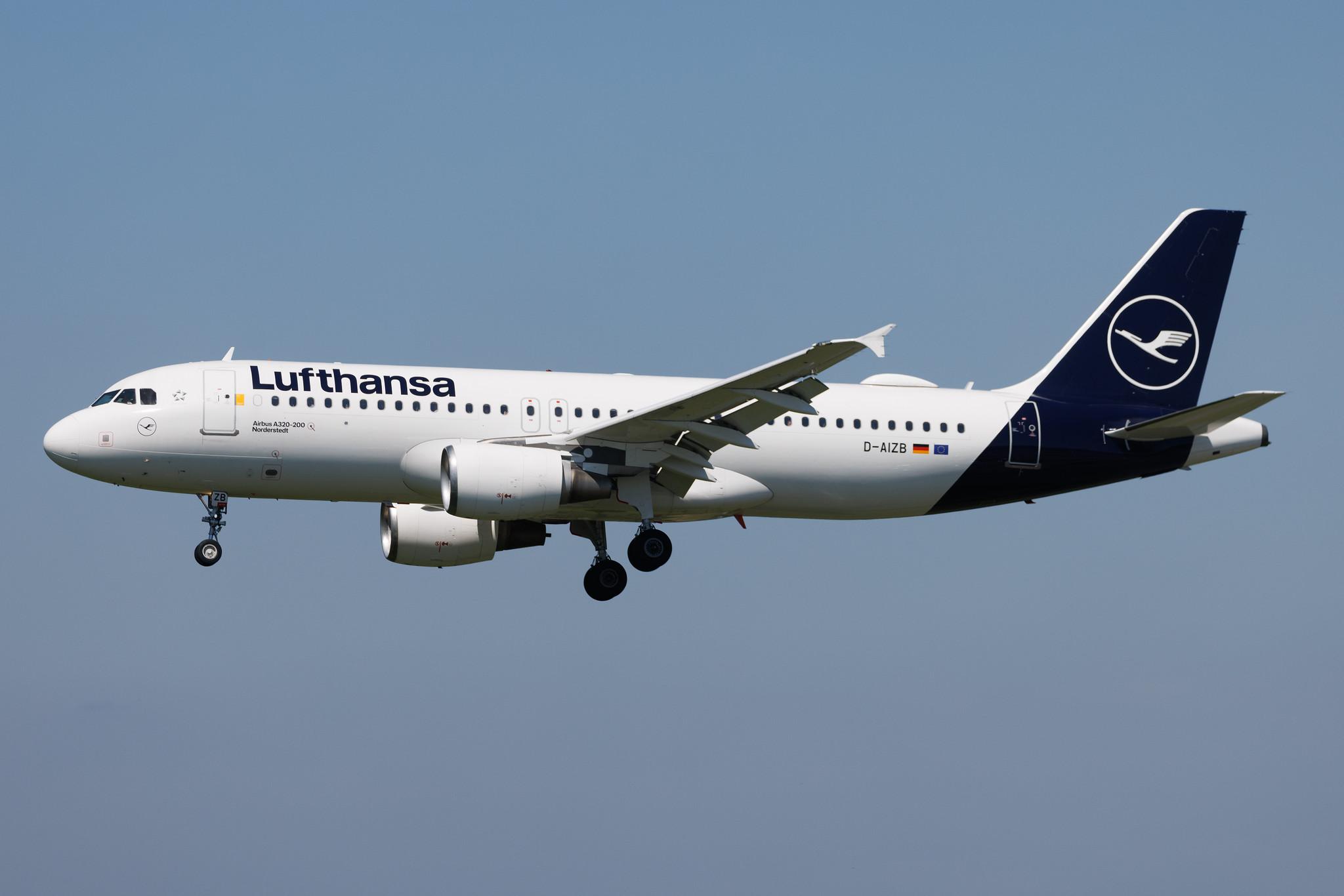 Hamburg Airport: Lufthansa (LH / DLH) | Airbus A320-214 A320 | D-AIZB | MSN 4120