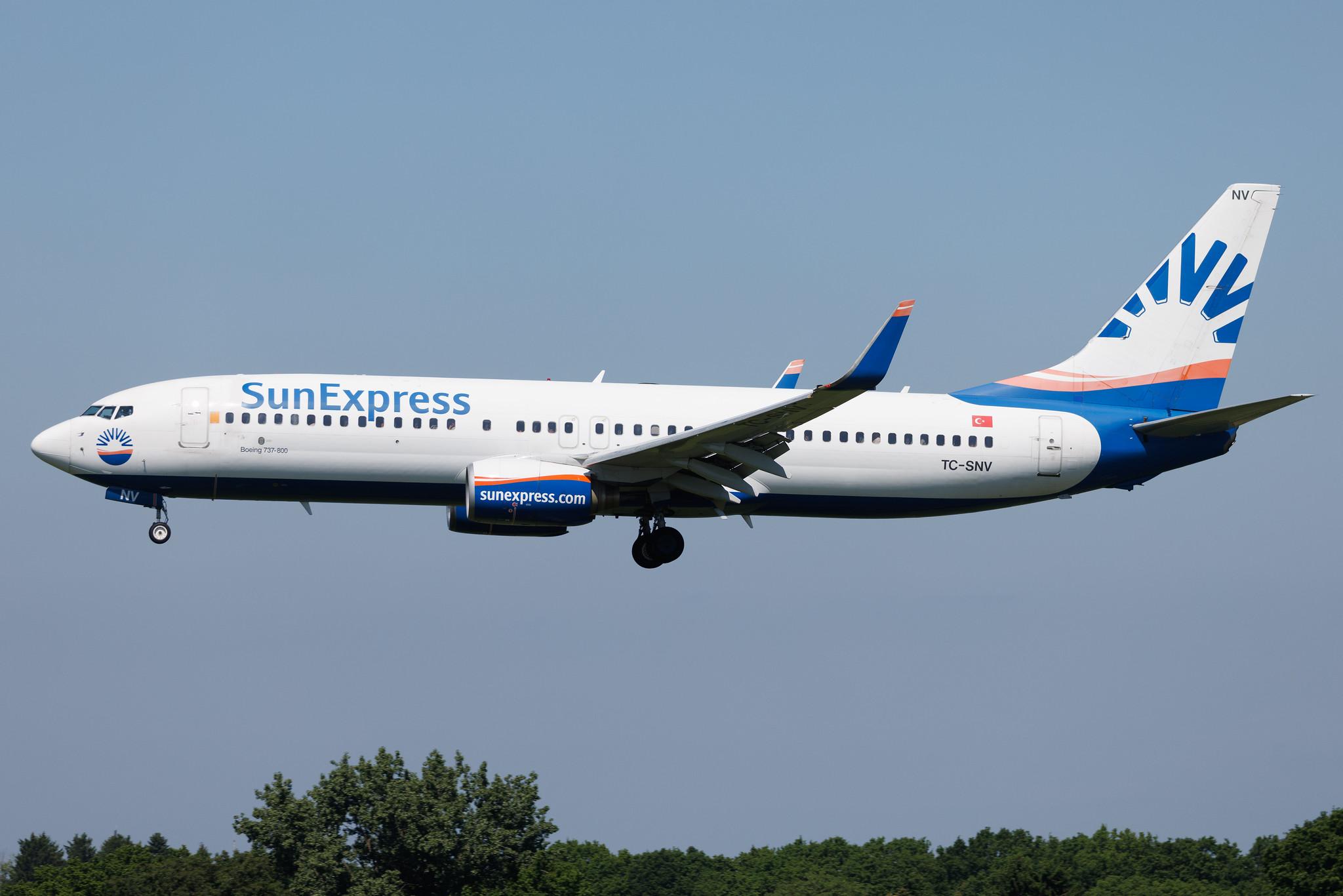 Hamburg Airport: SunExpress (XQ / SXS) | Boeing 737-86J B738 | TC-SNV | MSN 28072