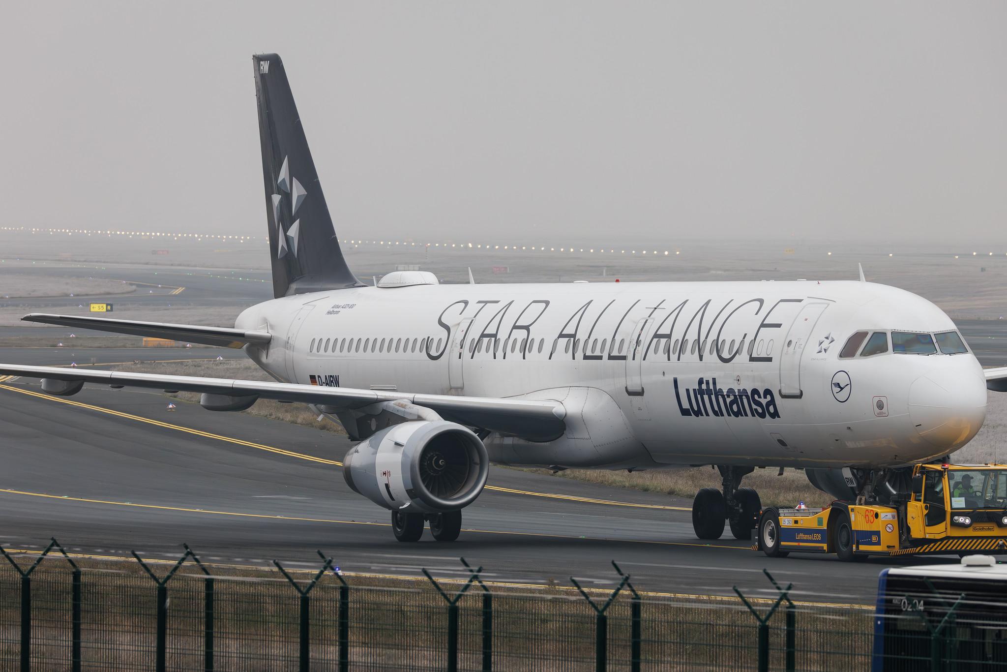 Frankfurt Airport: Lufthansa (LH / DLH) | Livery: Star Alliance Livery | Airbus A321-131 A321 | D-AIRW | MSN 0699