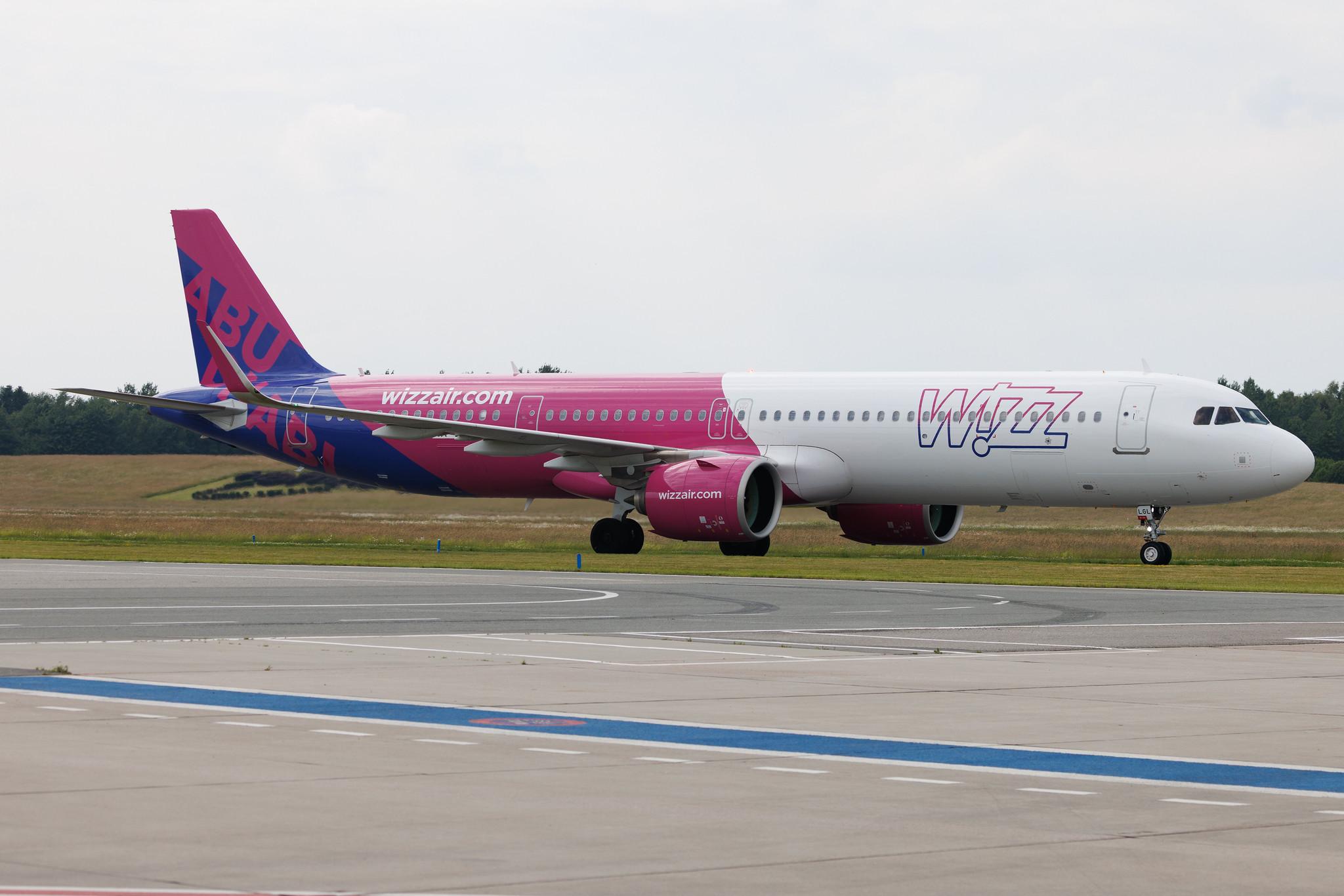 Hamburg Airport: Wizz Air (W6 / WZZ) | Airbus A321-271NX A21N | HA-LGL | MSN 11030