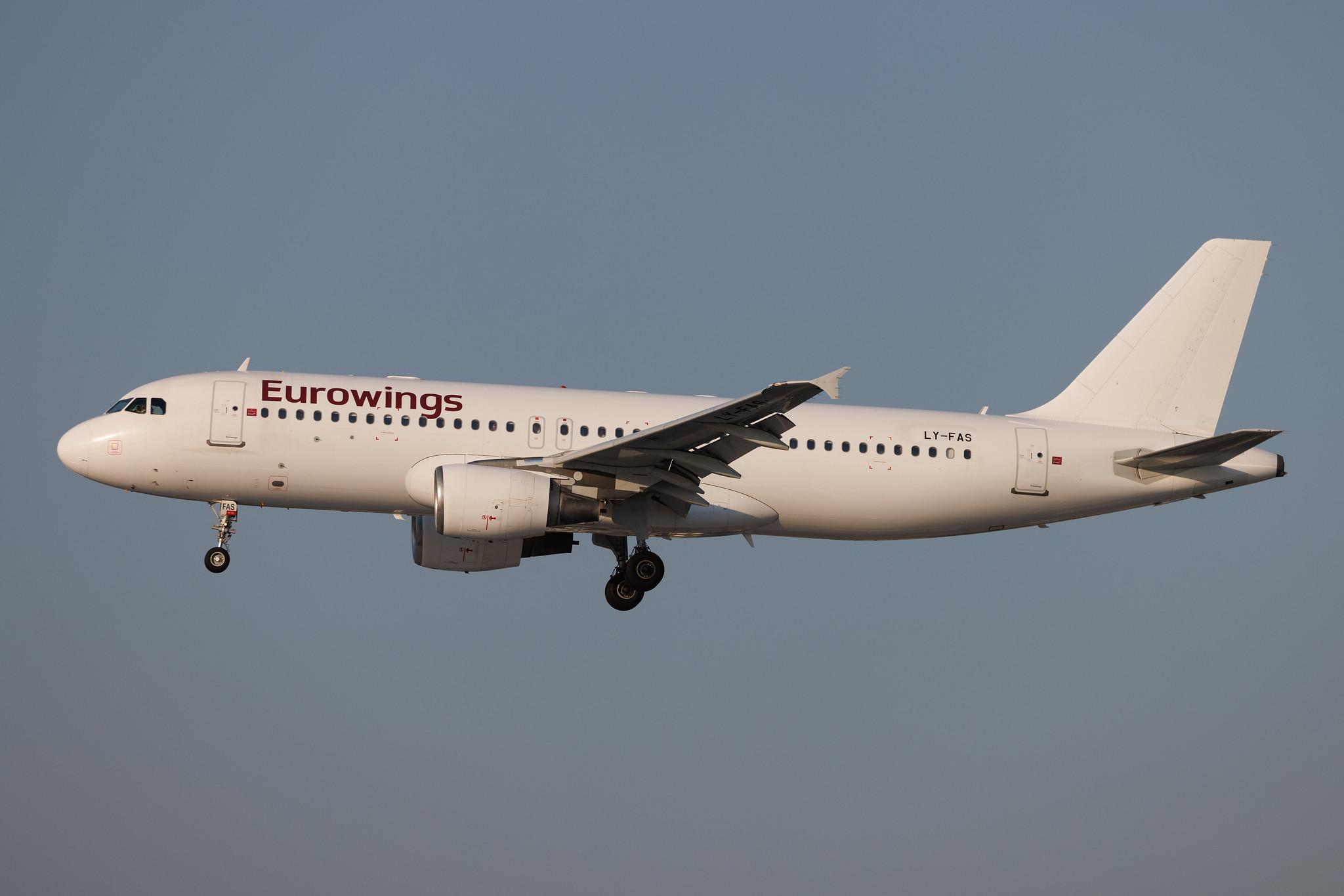 Hamburg Airport: Eurowings (EW / EWG) | Operator: GetJet Airlines | Airbus A320-214 A320 | LY-FAS | MSN 04273