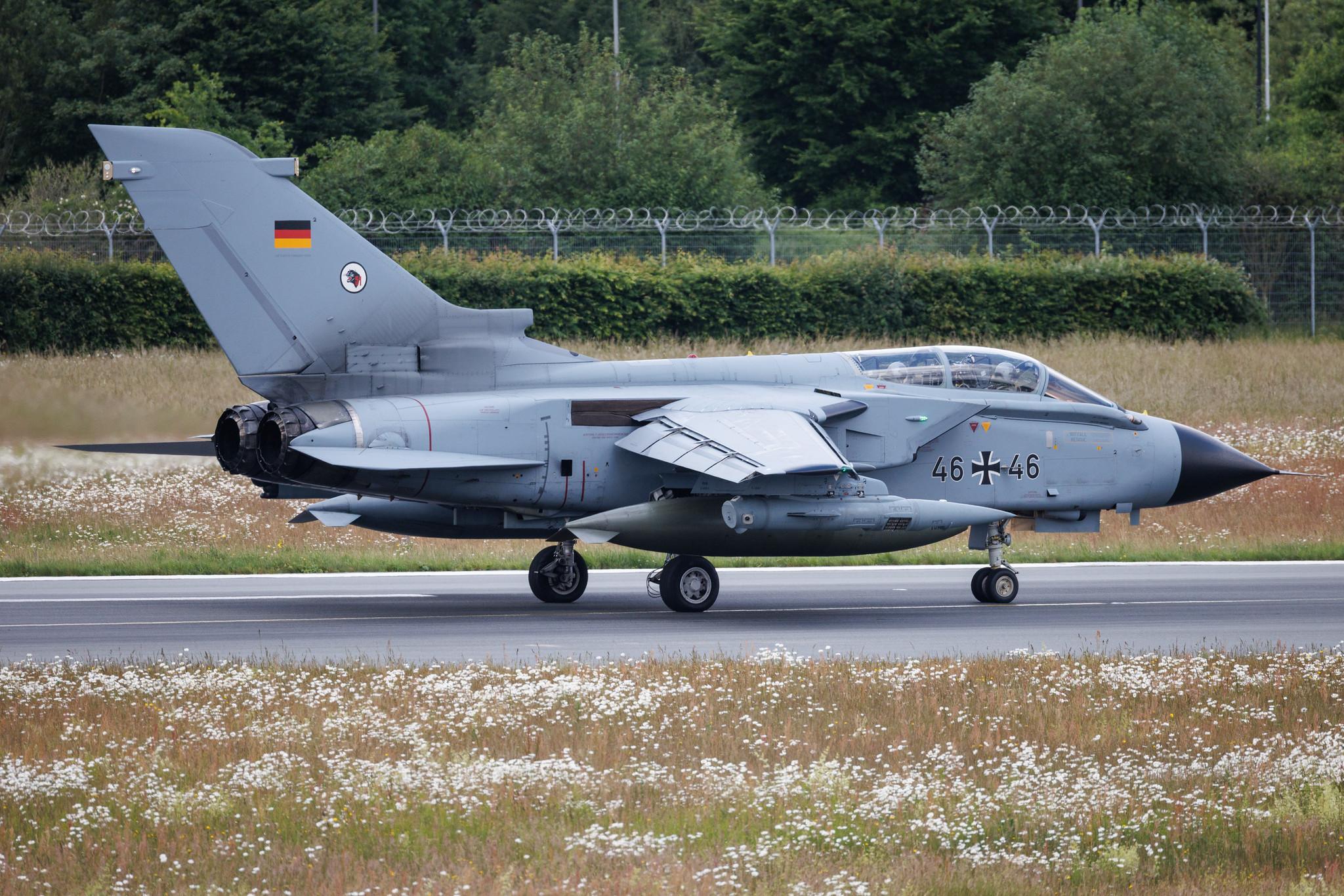 Hamburg Airport: German Air Force (/ GAF) | Panavia Tornado ECR TOR | 46+46 | MSN 876/GS279/4346