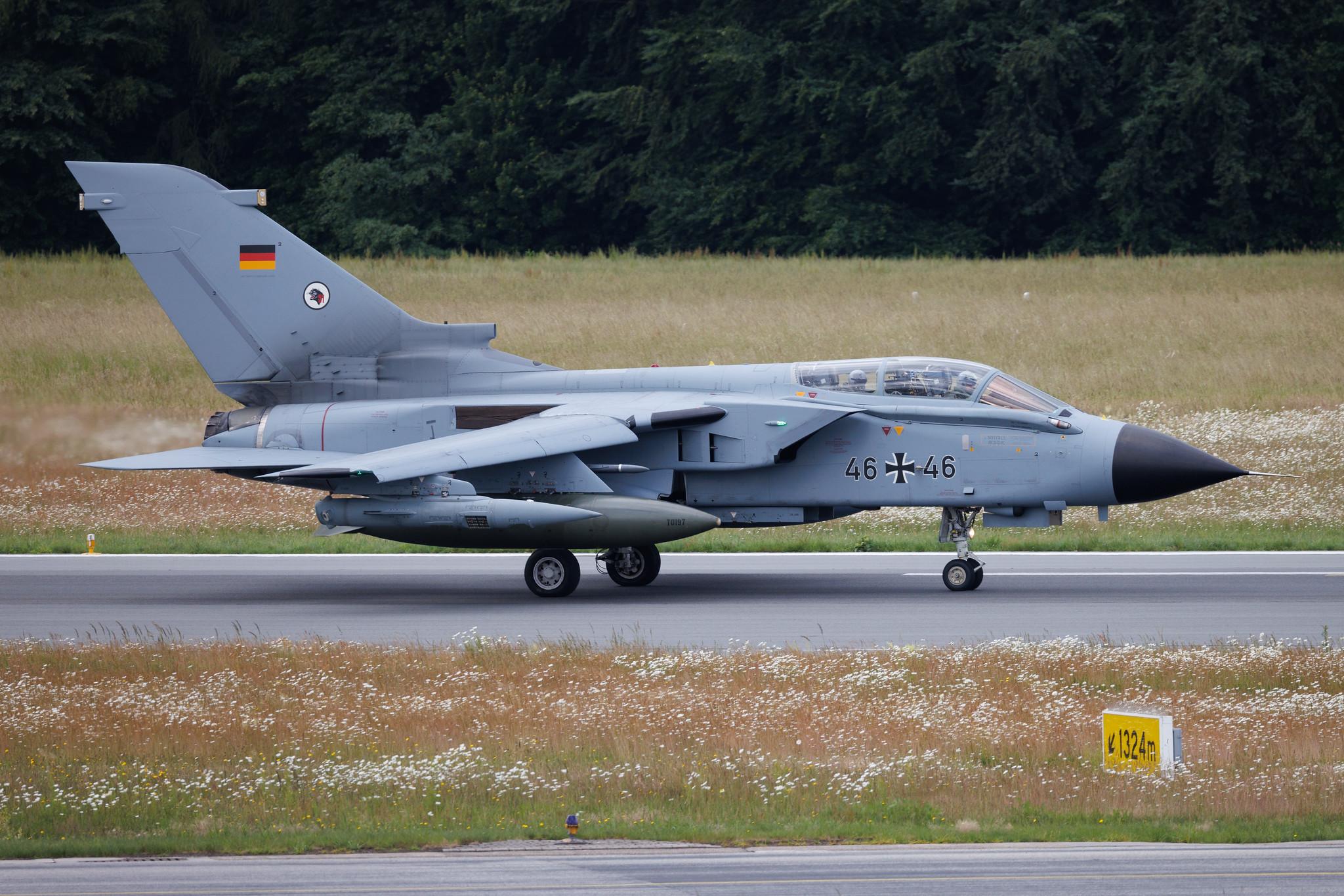 Hamburg Airport: German Air Force (/ GAF) | Panavia Tornado ECR TOR | 46+46 | MSN 876/GS279/4346