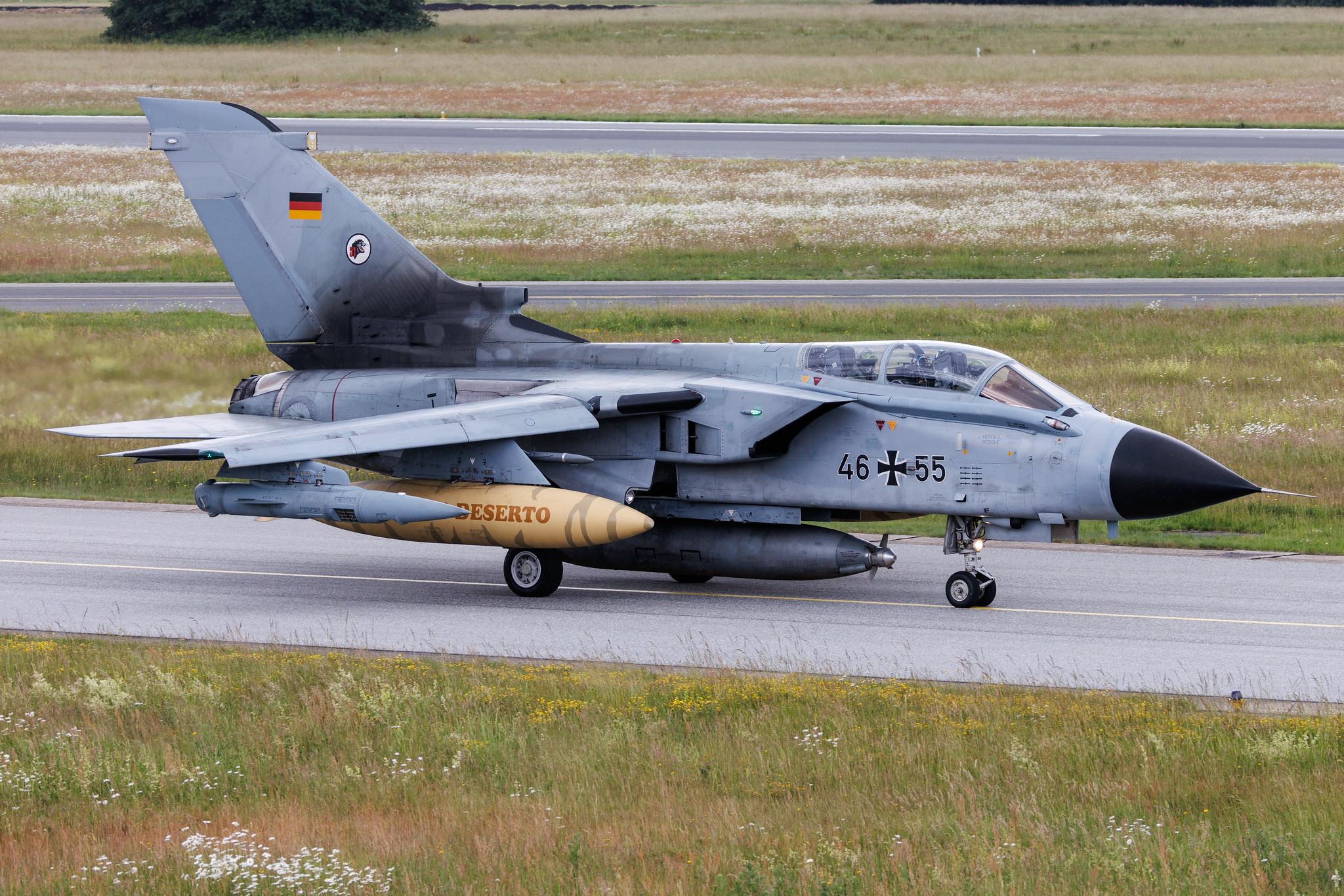 Hamburg Airport: German Air Force (/ GAF) | Panavia Tornado ECR TOR | 46+55 | MSN GS288