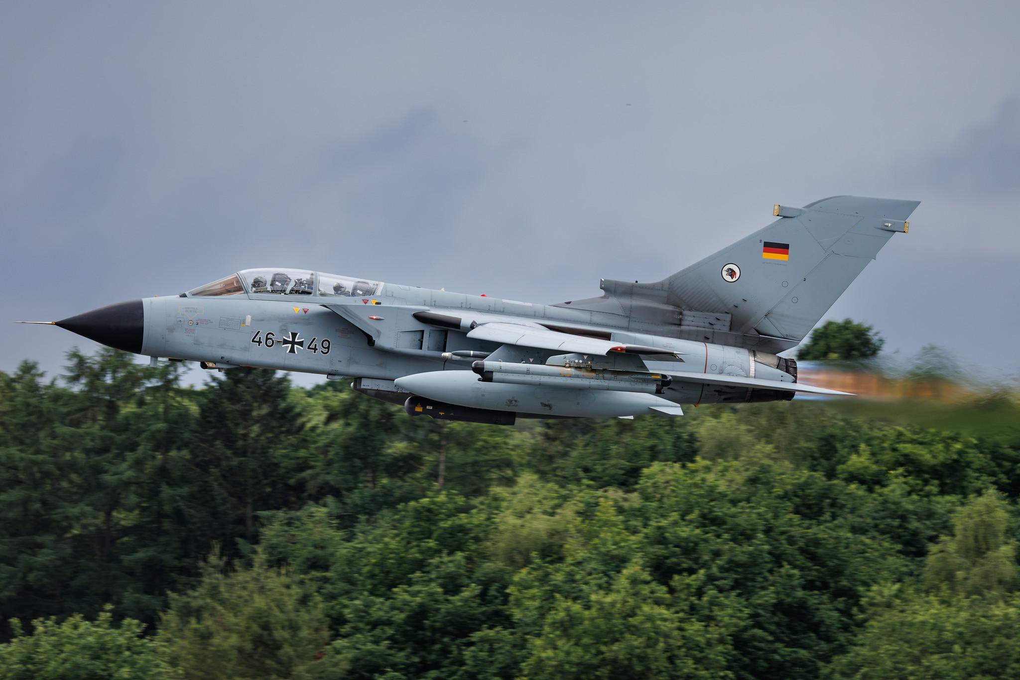 Hamburg Airport: German Air Force (/ GAF) | Panavia Tornado ECR TOR | 46+49 | MSN 884/GS282/4349