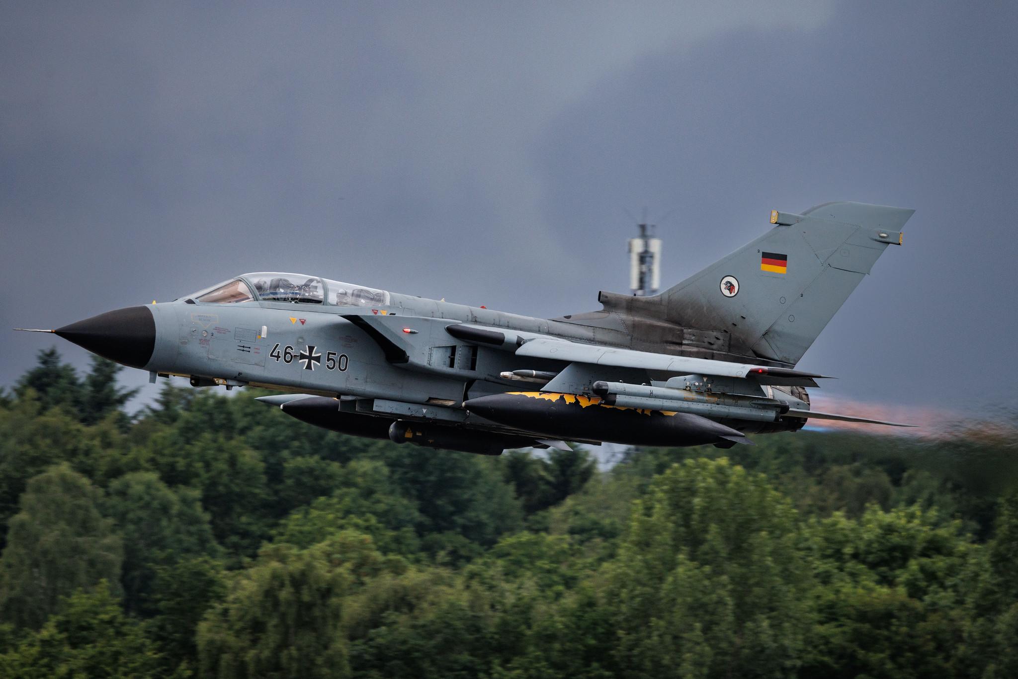 Hamburg Airport: German Air Force (/ GAF) | Panavia Tornado ECR TOR | 46+50 | MSN 887/GS283/4350