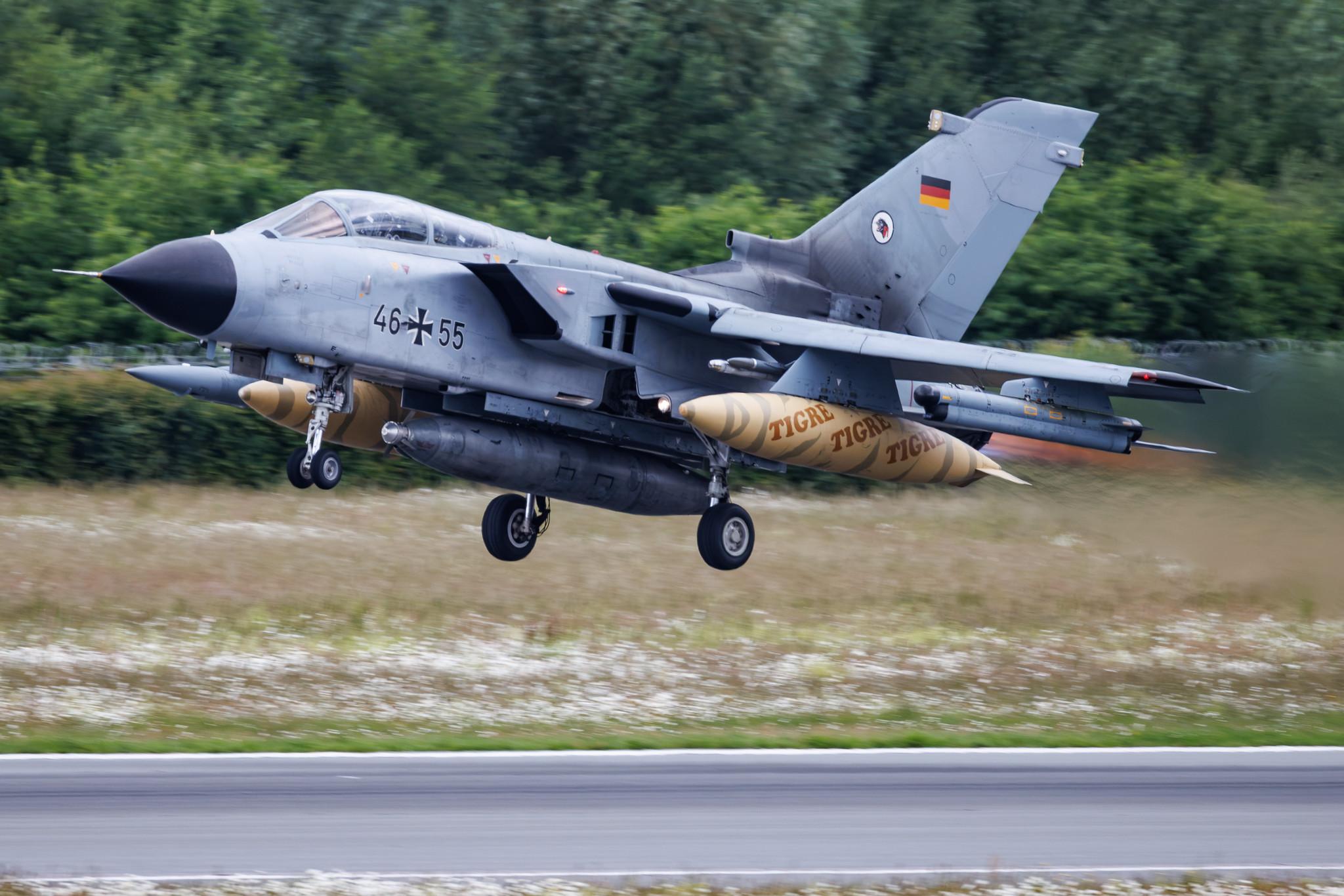 Hamburg Airport: German Air Force (/ GAF) | Panavia Tornado ECR TOR | 46+55 | MSN GS288