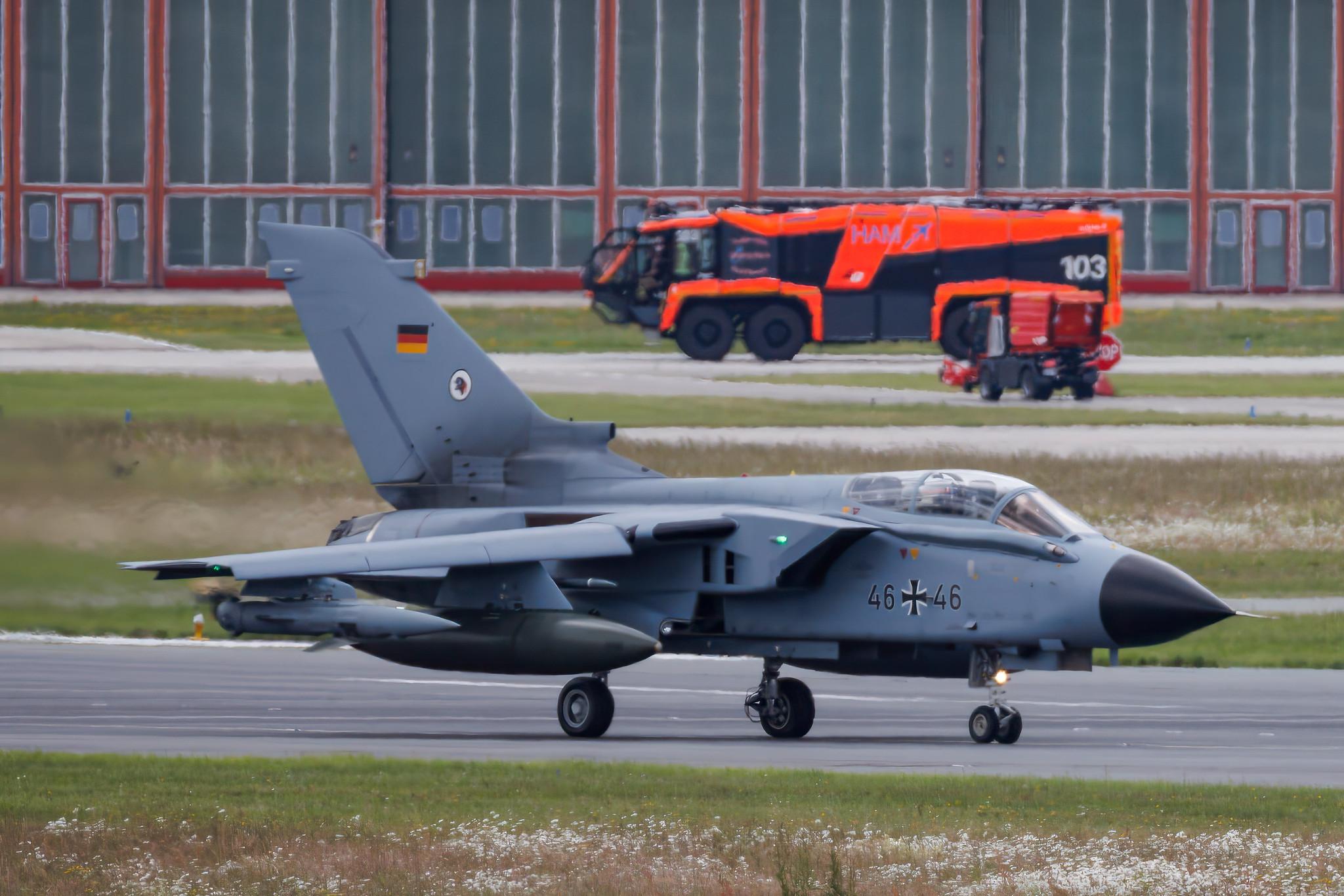 Hamburg Airport: German Air Force (/ GAF) | Panavia Tornado ECR TOR | 46+46 | MSN 876/GS279/4346