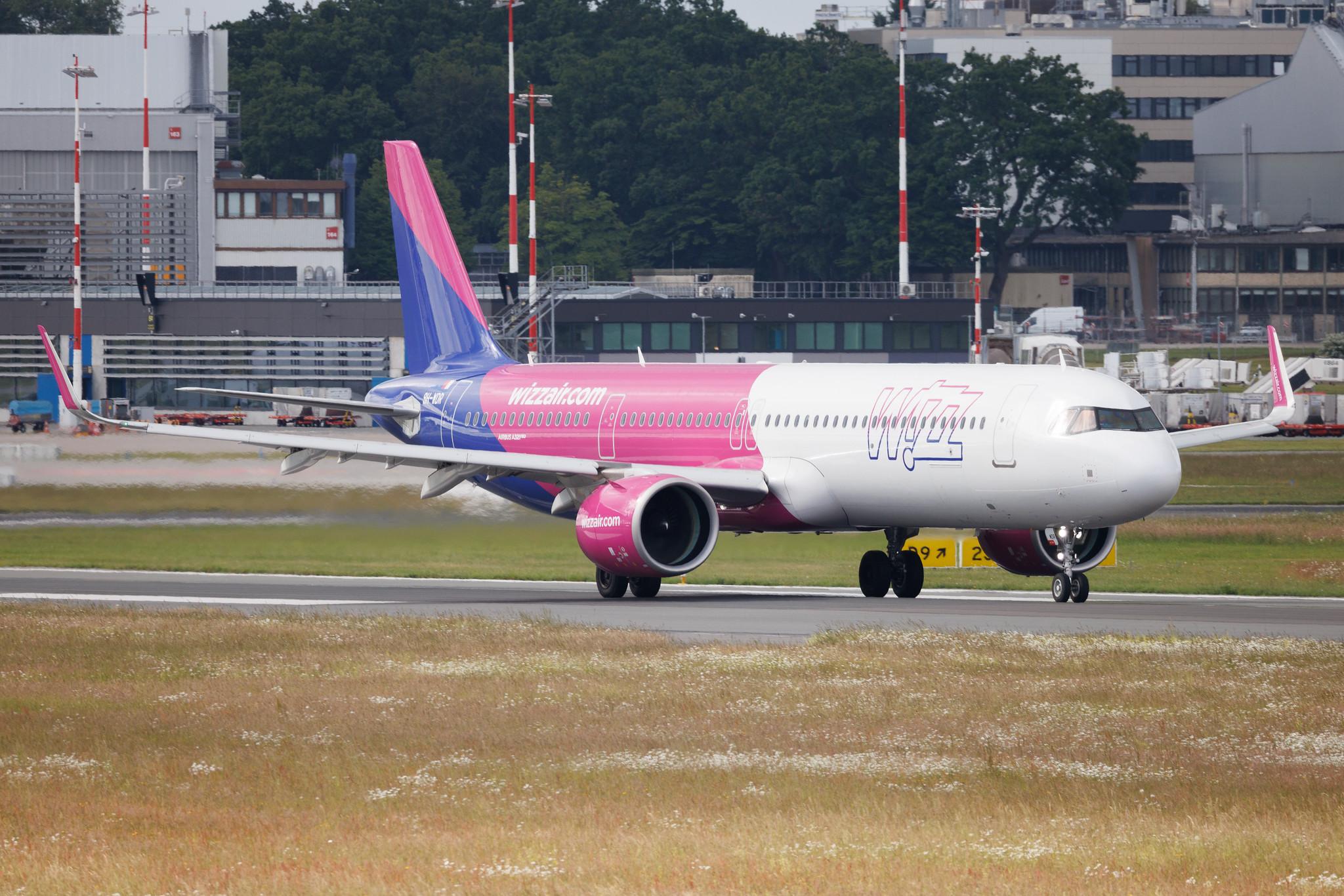 Hamburg Airport: Wizz Air (W6 / WZZ) | Operator: Wizz Air Malta | Airbus A321-271NX A21N | 9H-WDR | MSN 11309