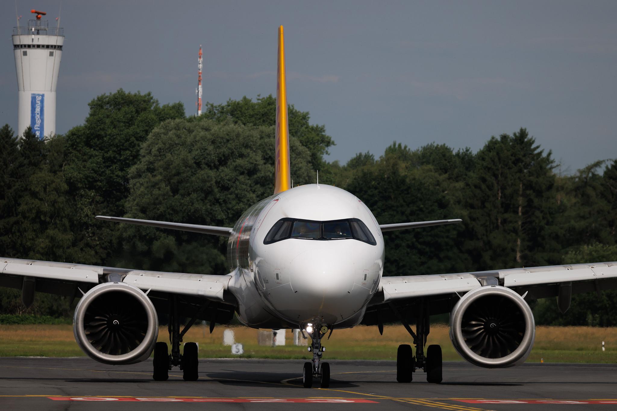 Hamburg Airport: Pegasus (PC / PGT) | Airbus A321-251NX A21N | TC-RDN | MSN 11663
