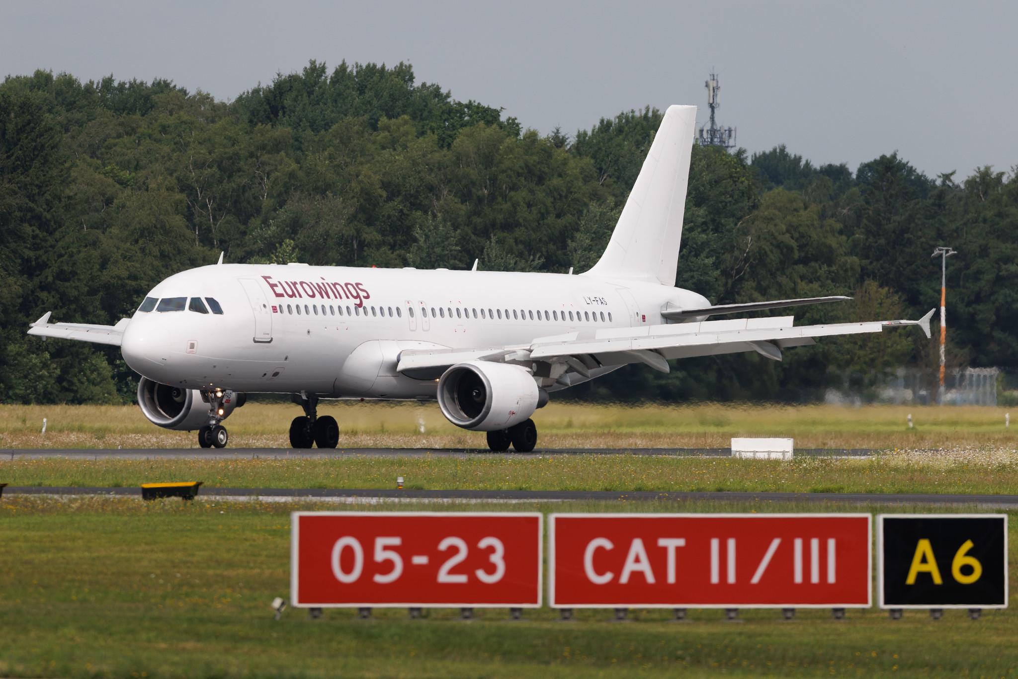 Hamburg Airport: Eurowings (EW / EWG) | Operator: GetJet Airlines | Airbus A320-214 A320 | LY-FAS | MSN 04273