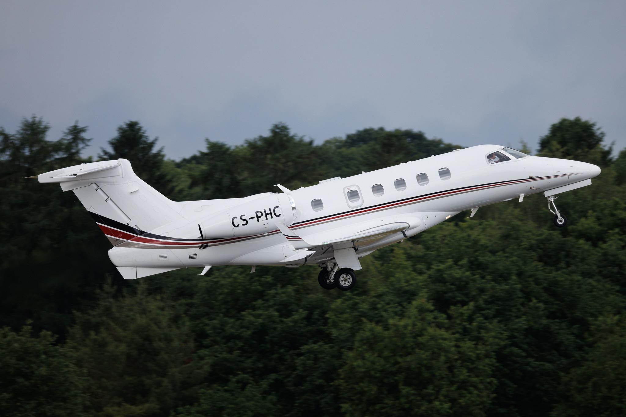 Hamburg Airport: Netjets Europe (/ NJE) | Operator: NetJets | Embraer Phenom 300 E55P | CS-PHC | MSN 50500214