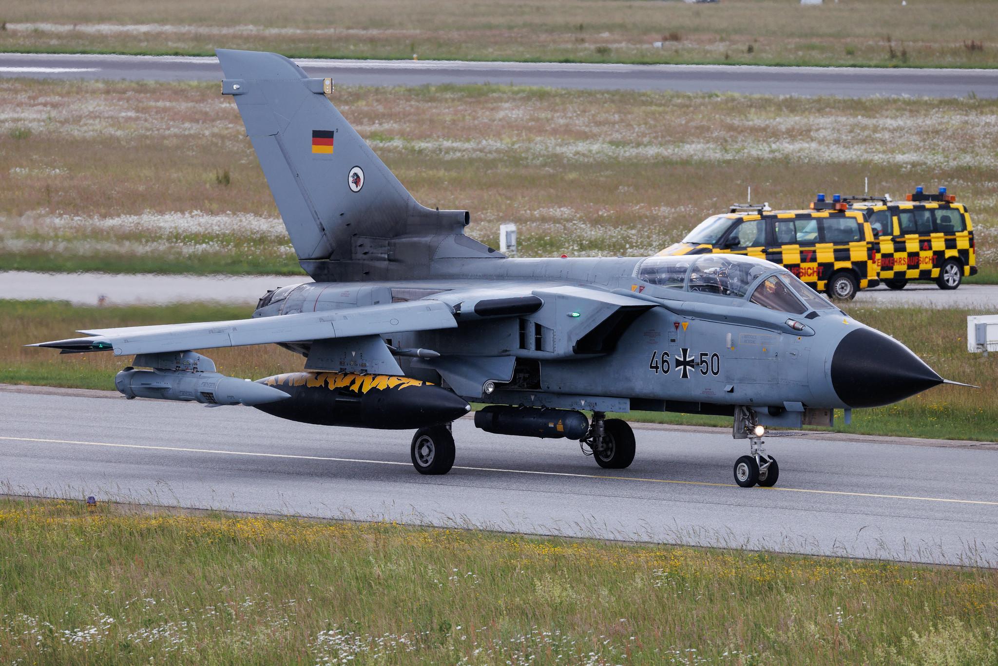 Hamburg Airport: German Air Force (/ GAF) | Panavia Tornado ECR TOR | 46+50 | MSN 887/GS283/4350