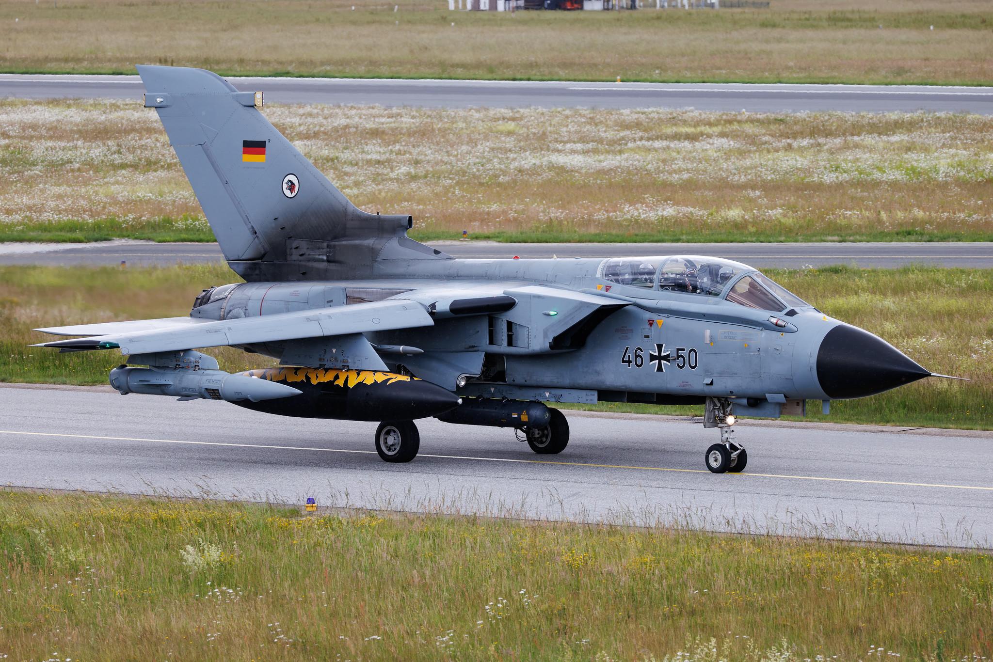 Hamburg Airport: German Air Force (/ GAF) | Panavia Tornado ECR TOR | 46+50 | MSN 887/GS283/4350
