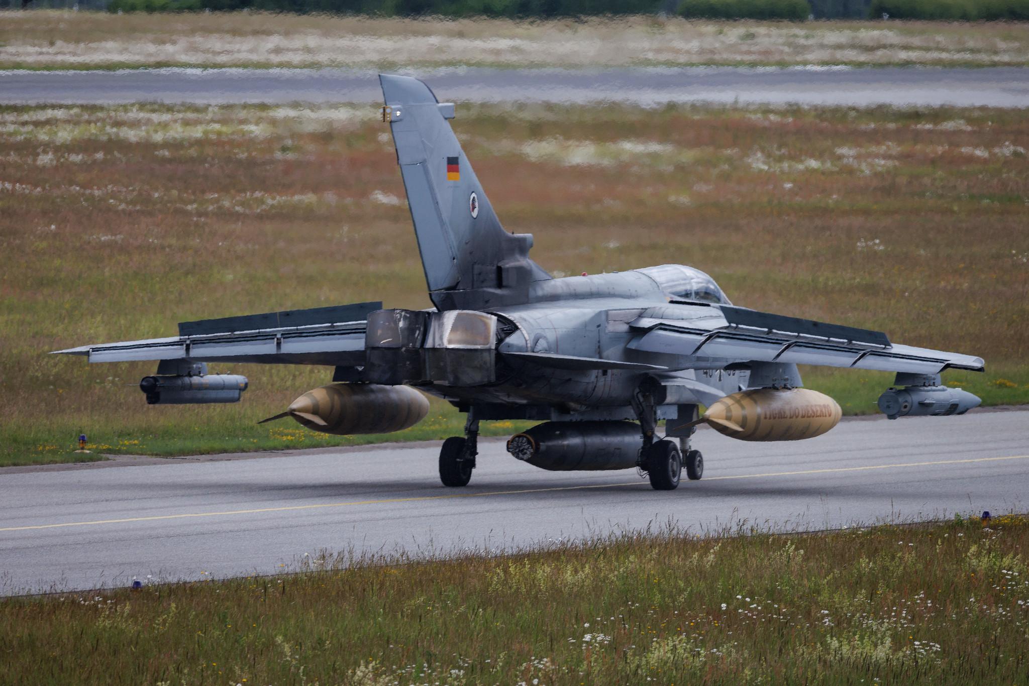 Hamburg Airport: German Air Force (/ GAF) | Panavia Tornado ECR TOR | 46+55 | MSN GS288