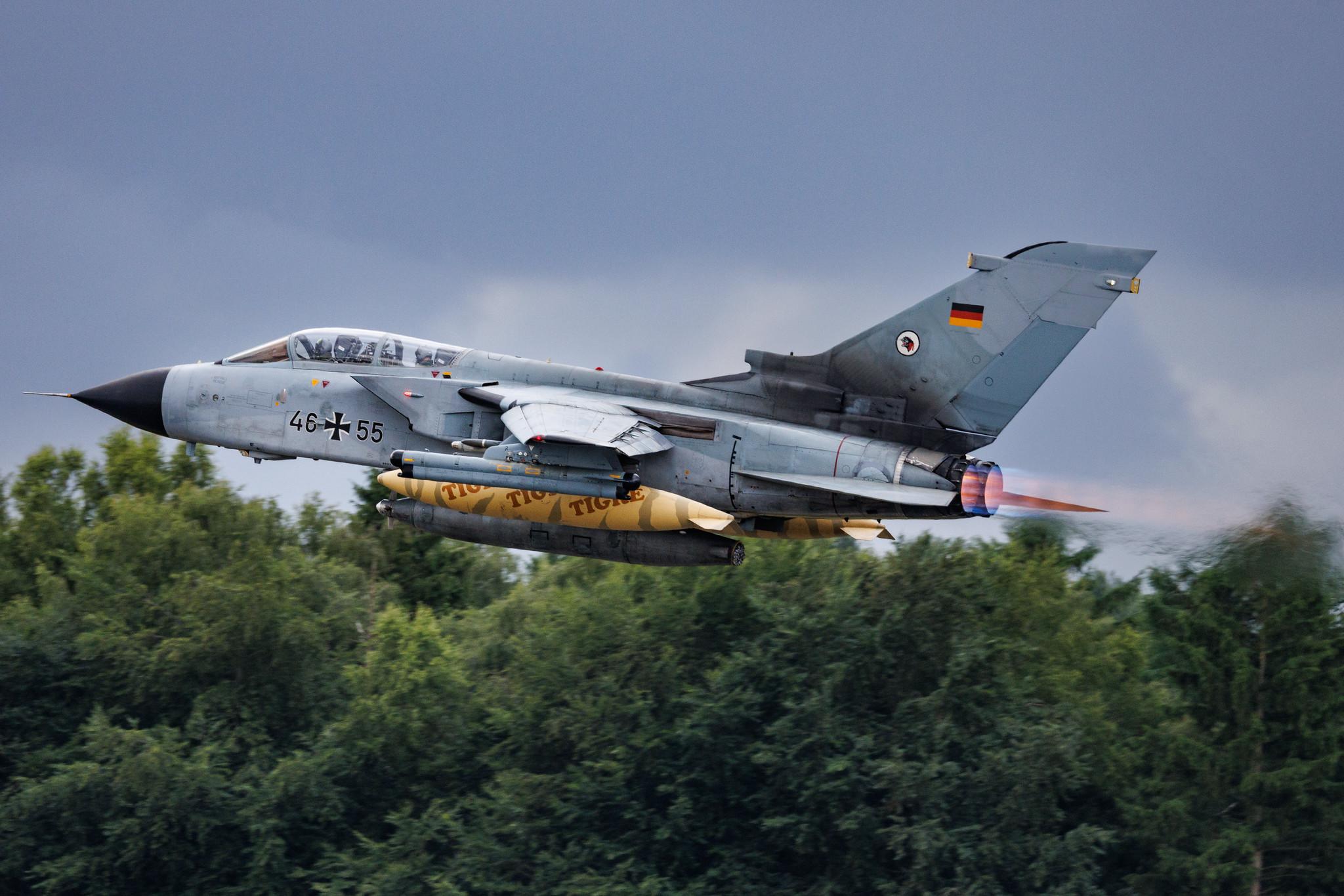 Hamburg Airport: German Air Force (/ GAF) | Panavia Tornado ECR TOR | 46+55 | MSN GS288