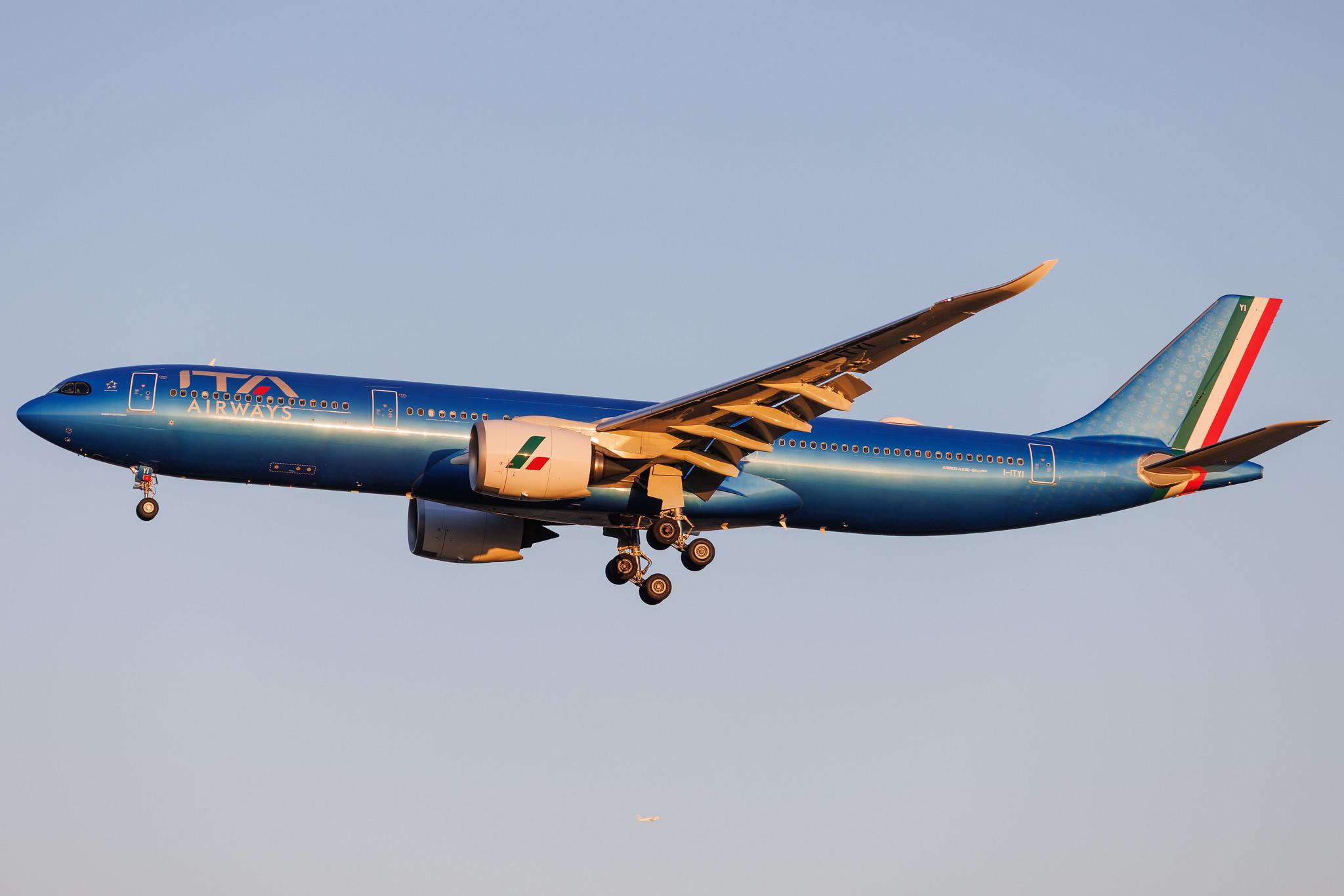 Rome Leonardo da Vinci Fiumicino Airport: ITA Airways (AZ / ITY) | Airbus A330-941 A339 | I-ITYI | MSN 2123