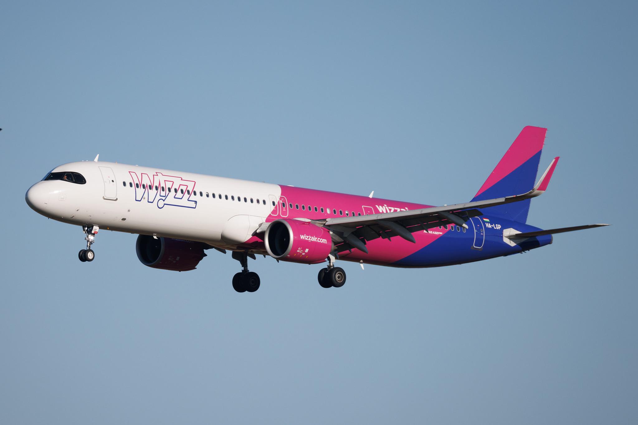 Rome Leonardo da Vinci Fiumicino Airport: Wizz Air (W6 / WZZ) | Airbus A321-271NX A21N | HA-LGP | MSN 12019
