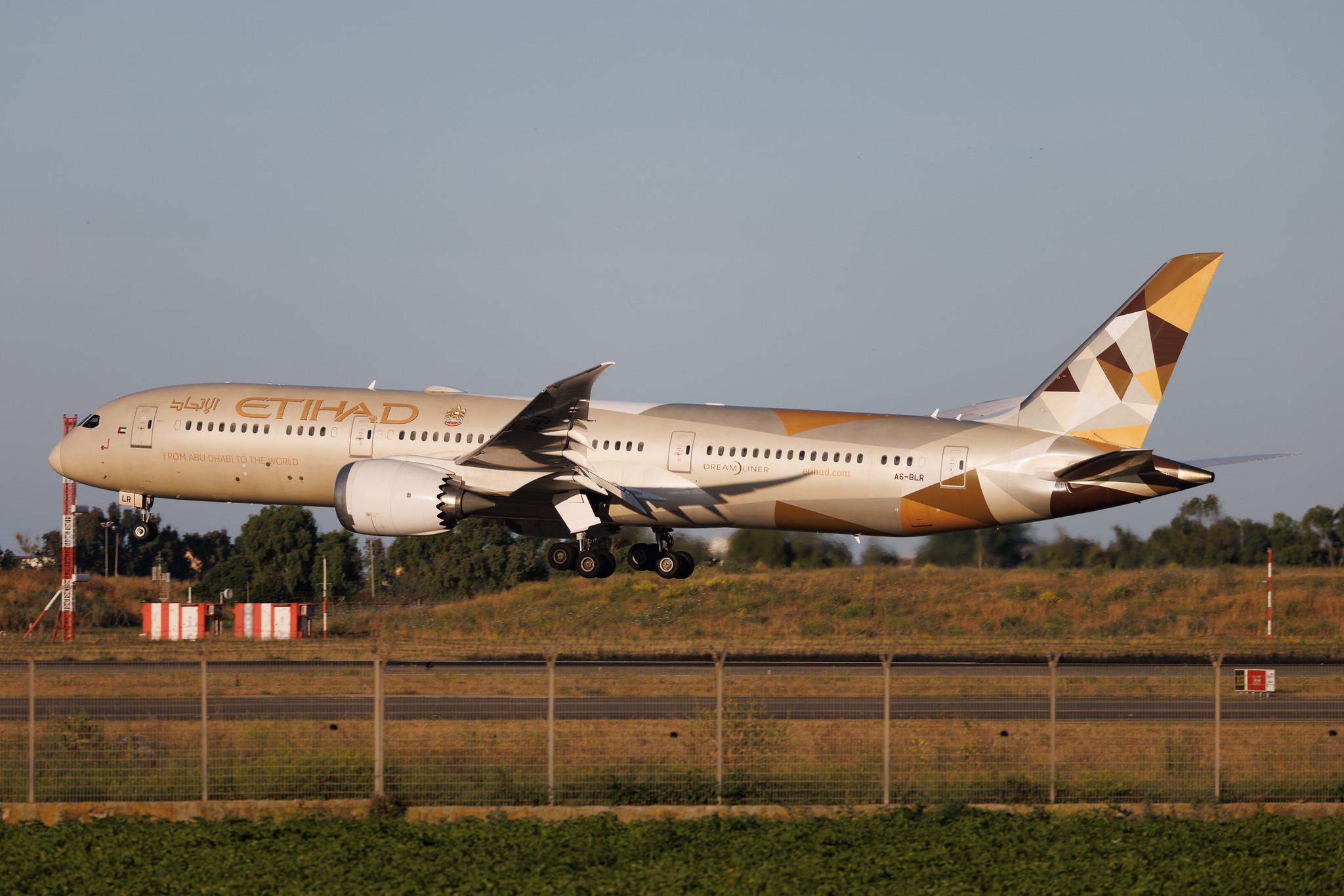 Rome Leonardo da Vinci Fiumicino Airport: Etihad Airways (EY / ETD) | Boeing 787-9 Dreamliner B789 | A6-BLR | MSN 39663