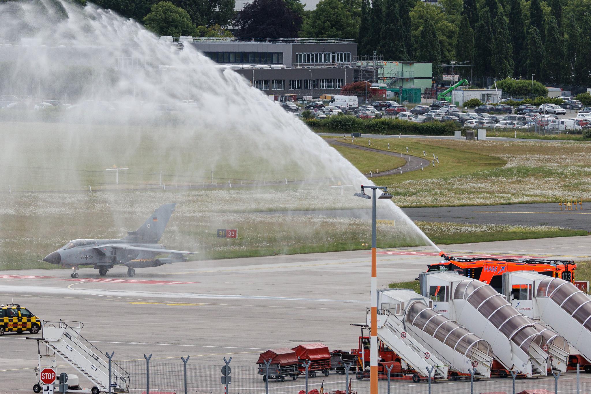 Hamburg Airport: German Air Force (/ GAF) | Panavia Tornado ECR TOR | 46+50 | MSN 887/GS283/4350