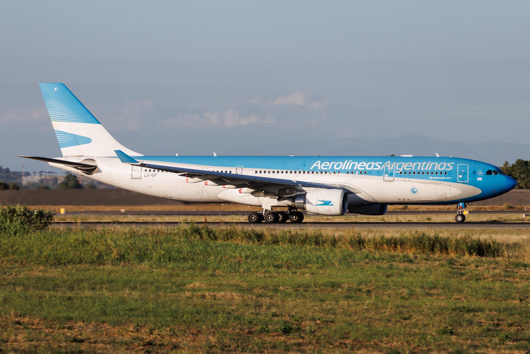 Rome Leonardo da Vinci Fiumicino Airport: Aerolineas Argentinas (AR / ARG) | Airbus A330-202 A332 | LV-GIF | MSN 1748