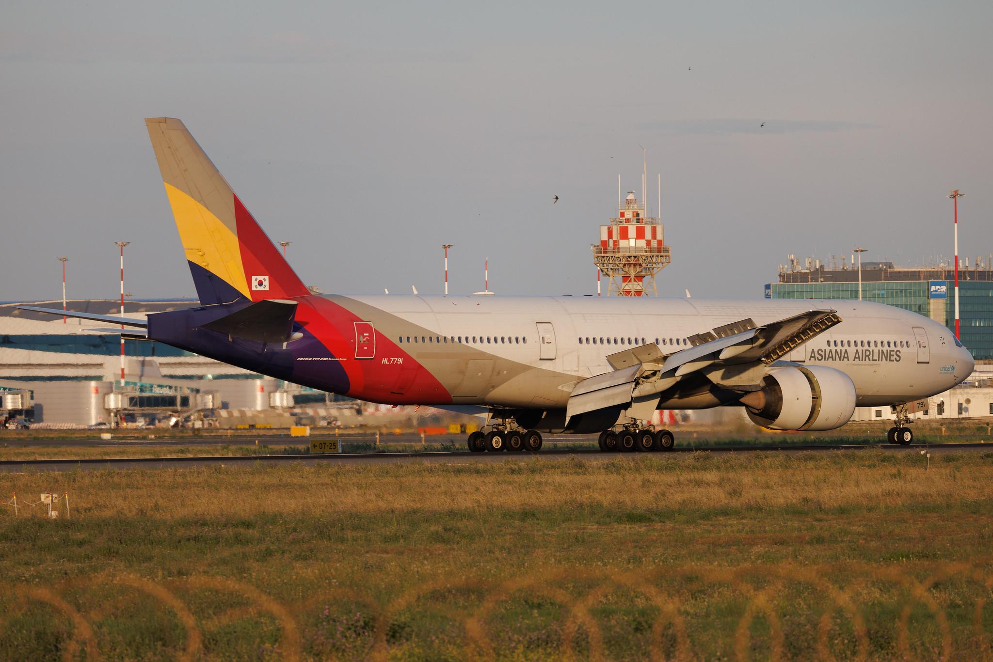 Rome Leonardo da Vinci Fiumicino Airport: Asiana Airlines (OZ / AAR) | Boeing 777-28E(ER) B772 | HL7791 | MSN 35525