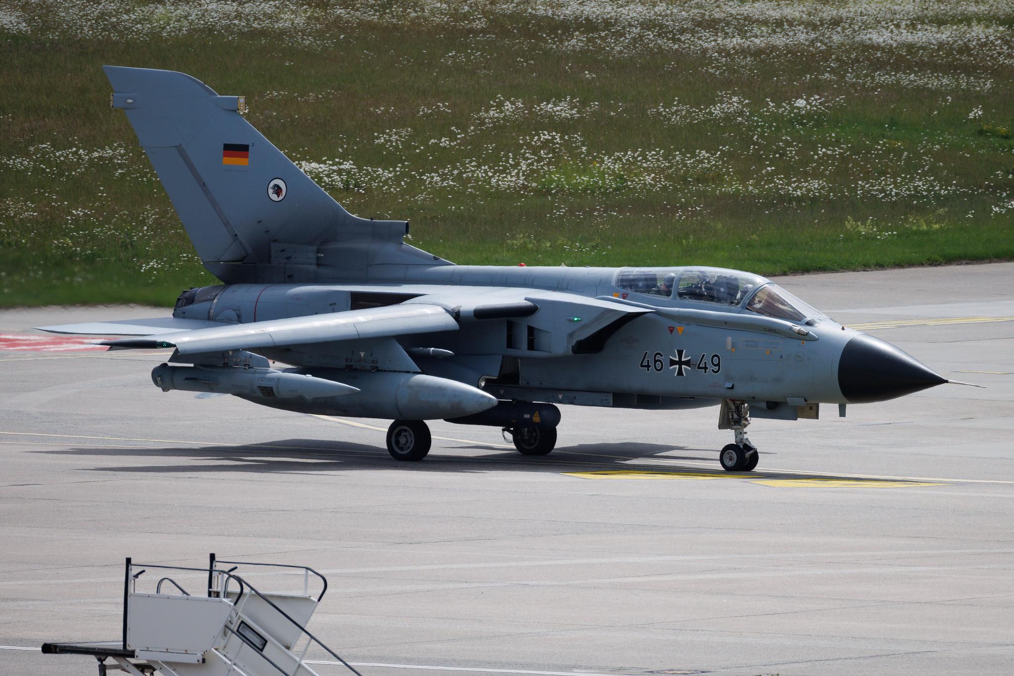 Hamburg Airport: German Air Force (/ GAF) | Panavia Tornado ECR TOR | 46+49 | MSN 884/GS282/4349