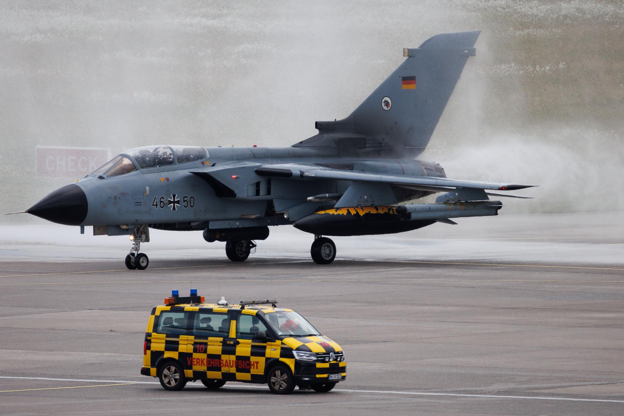Hamburg Airport: German Air Force (/ GAF) | Panavia Tornado ECR TOR | 46+50 | MSN 887/GS283/4350