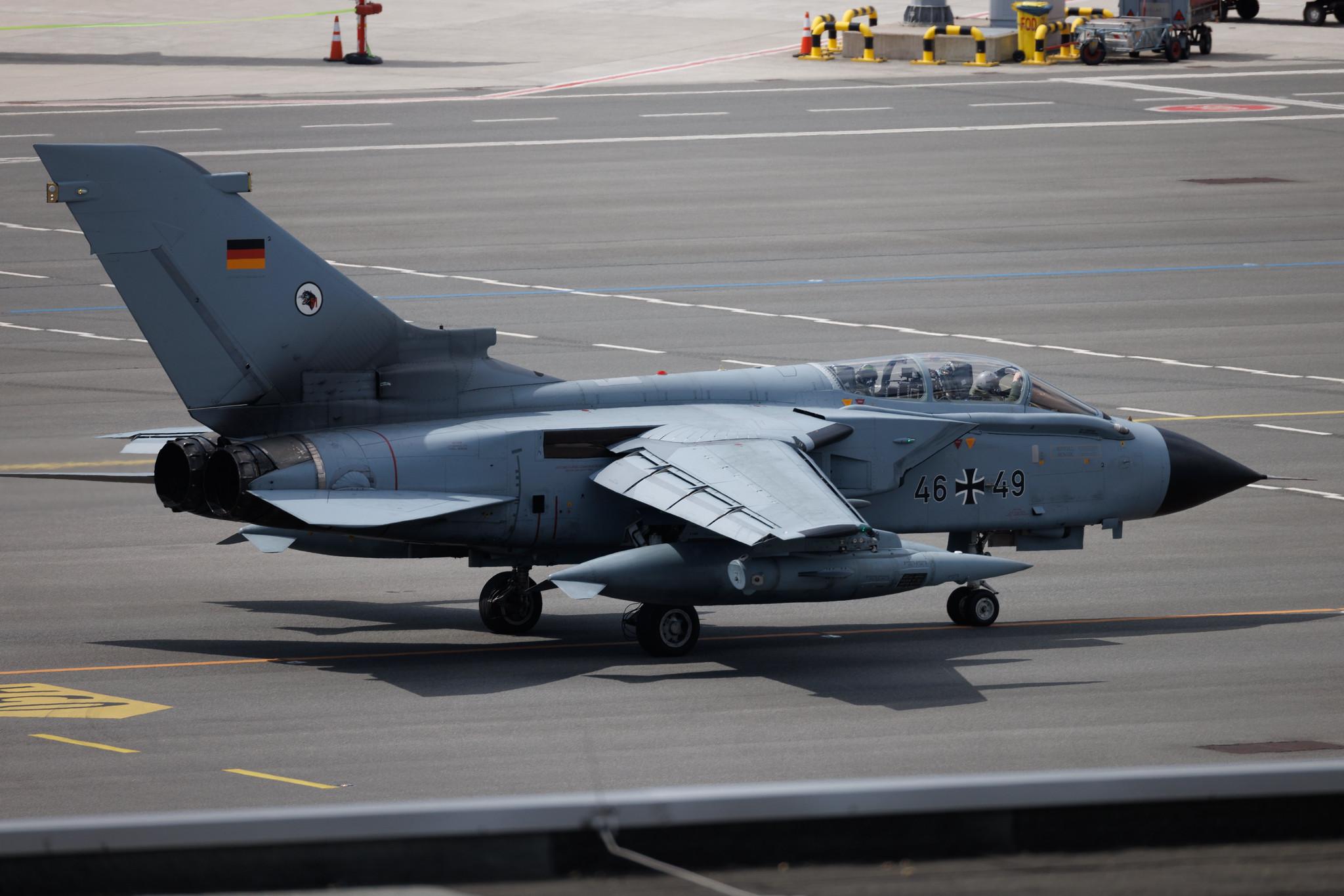 Hamburg Airport: German Air Force (/ GAF) | Panavia Tornado ECR TOR | 46+49 | MSN 884/GS282/4349