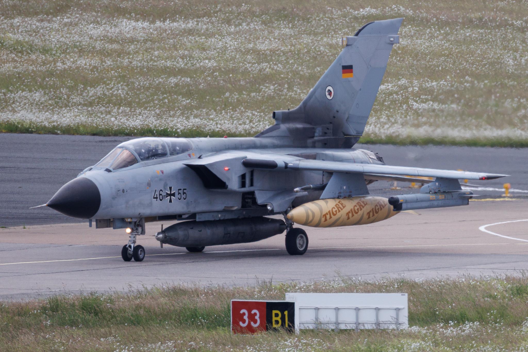 Hamburg Airport: German Air Force (/ GAF) | Panavia Tornado ECR TOR | 46+55 | MSN GS288