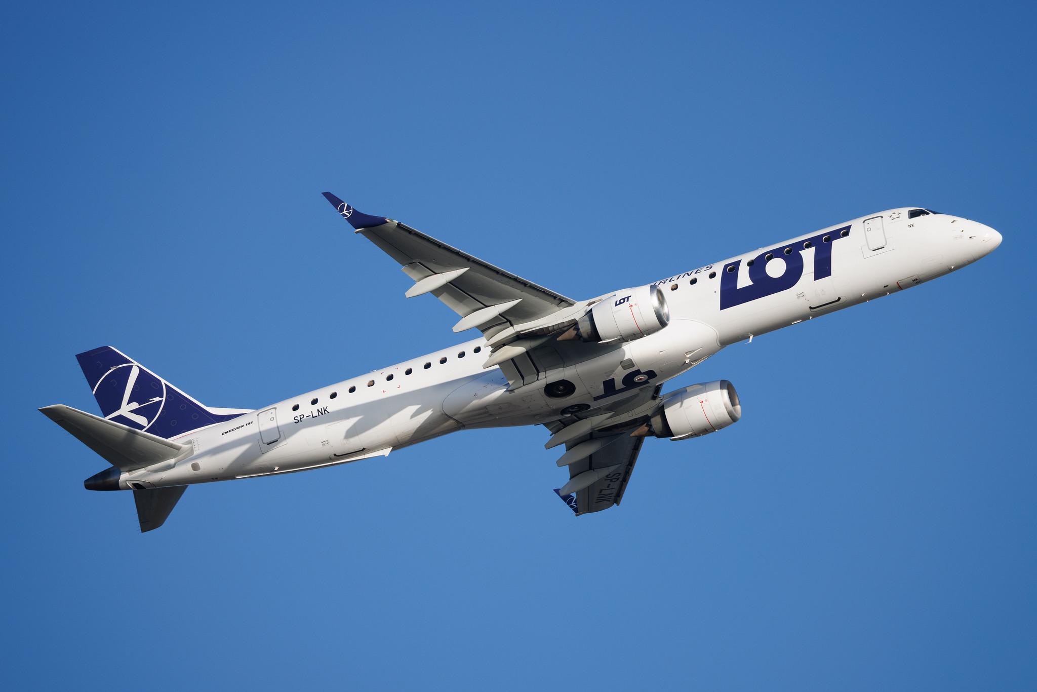 Rome Leonardo da Vinci Fiumicino Airport: LOT (LO / LOT) | Embraer E195LR E195 | SP-LNK | MSN 19000247