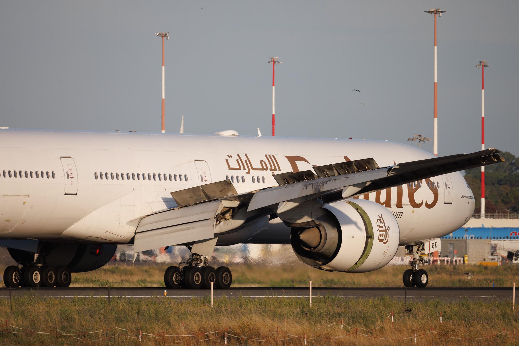 Rome Leonardo da Vinci Fiumicino Airport: Emirates (EK / UAE) | Boeing 777-31H(ER) B77W | A6-EGD | MSN 38988