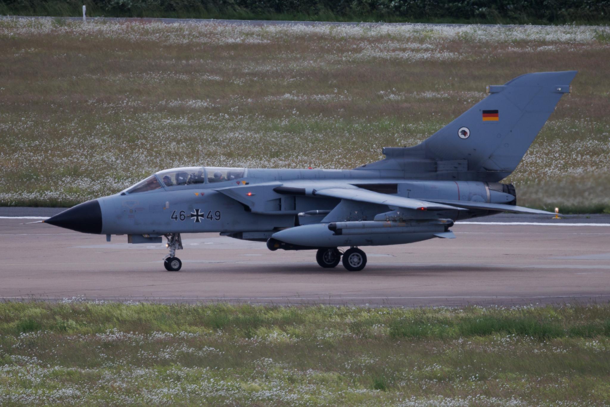 Hamburg Airport: German Air Force (/ GAF) | Panavia Tornado ECR TOR | 46+49 | MSN 884/GS282/4349