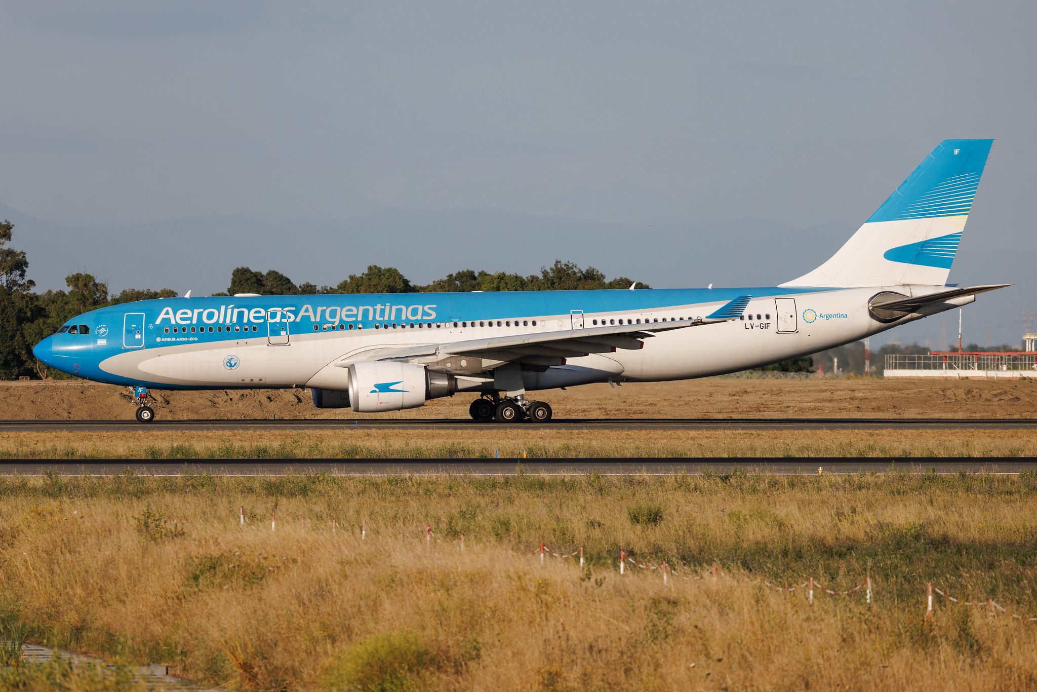 Rome Leonardo da Vinci Fiumicino Airport: Aerolineas Argentinas (AR / ARG) | Airbus A330-202 A332 | LV-GIF | MSN 1748