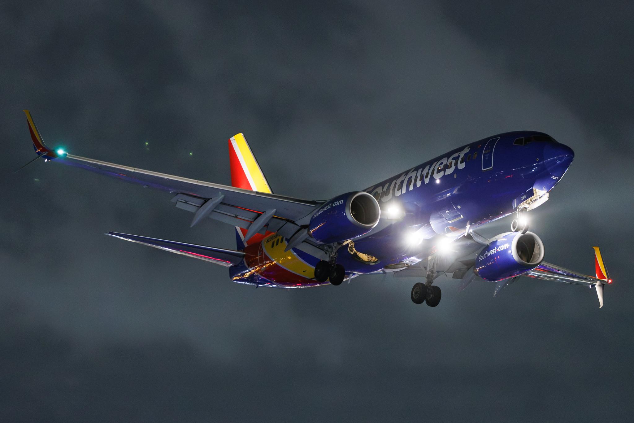 Los Angeles International Airport: Southwest Airlines (WN / SWA) | Boeing 737-7H4 B737 | N288WN | MSN 36611