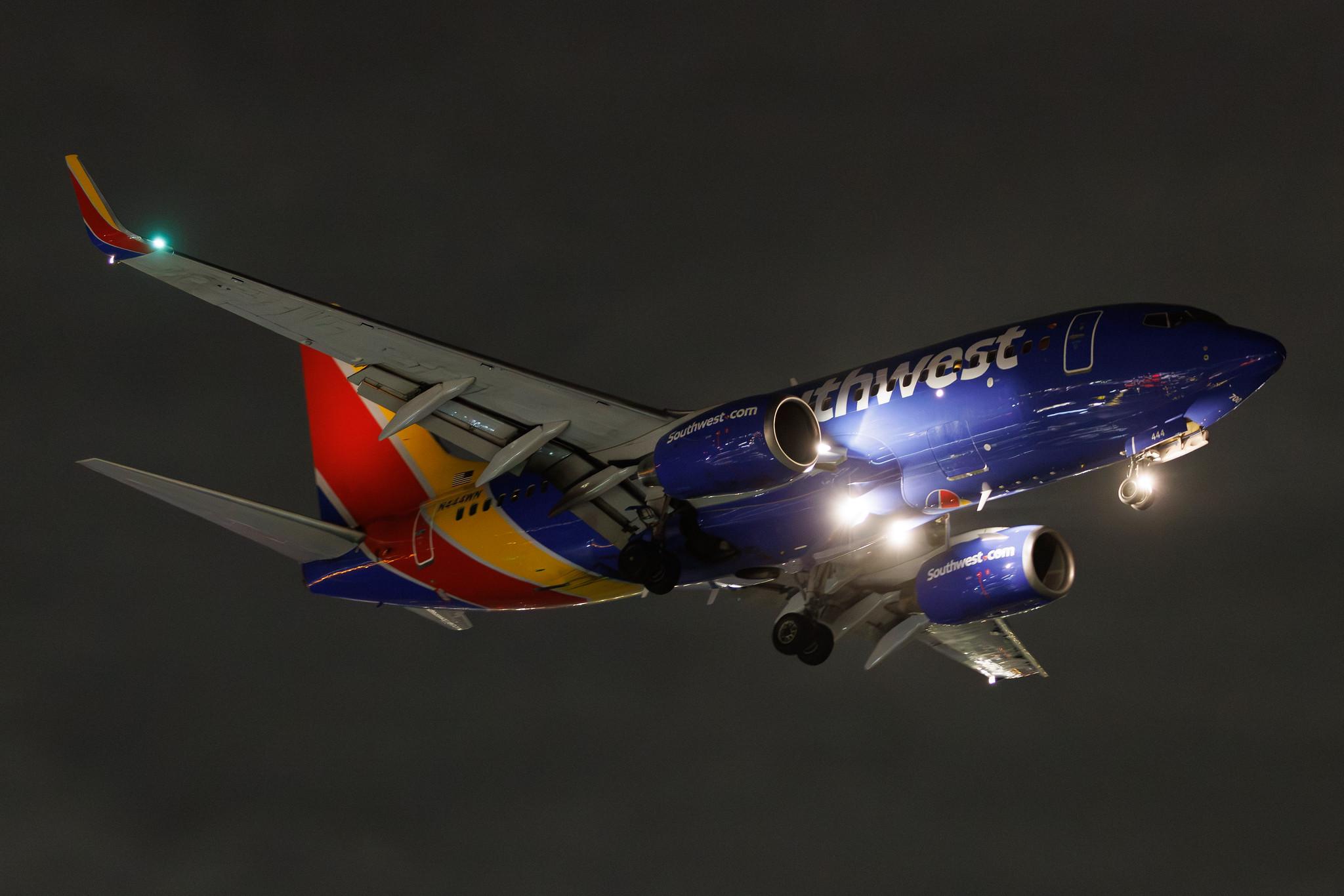 Los Angeles International Airport: Southwest Airlines (WN / SWA) | Boeing 737-7H4 B737 | N444WN | MSN 29839