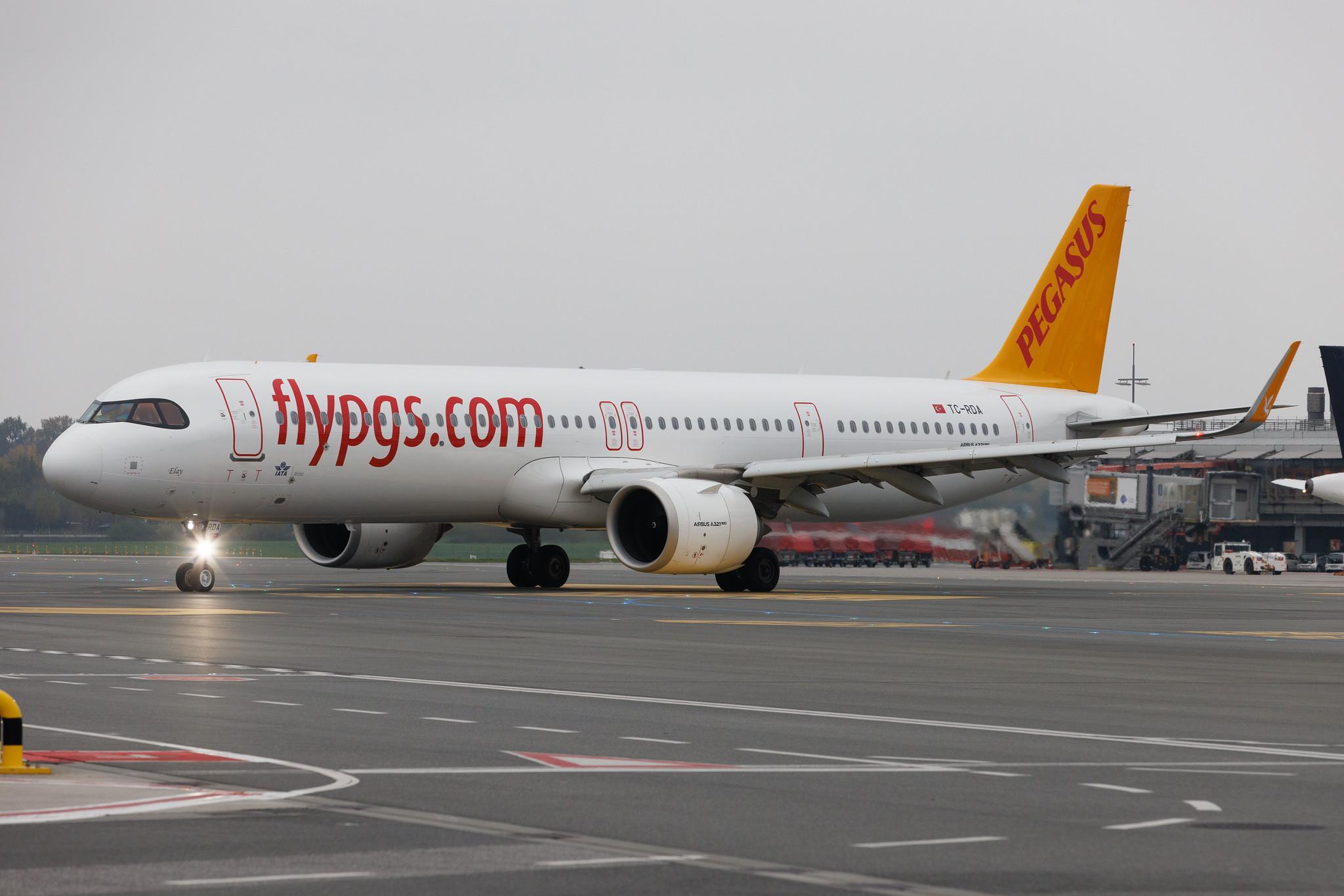 Hamburg Airport: Pegasus (PC / PGT) | Airbus A321-251NX A21N | TC-RDA | MSN 10987