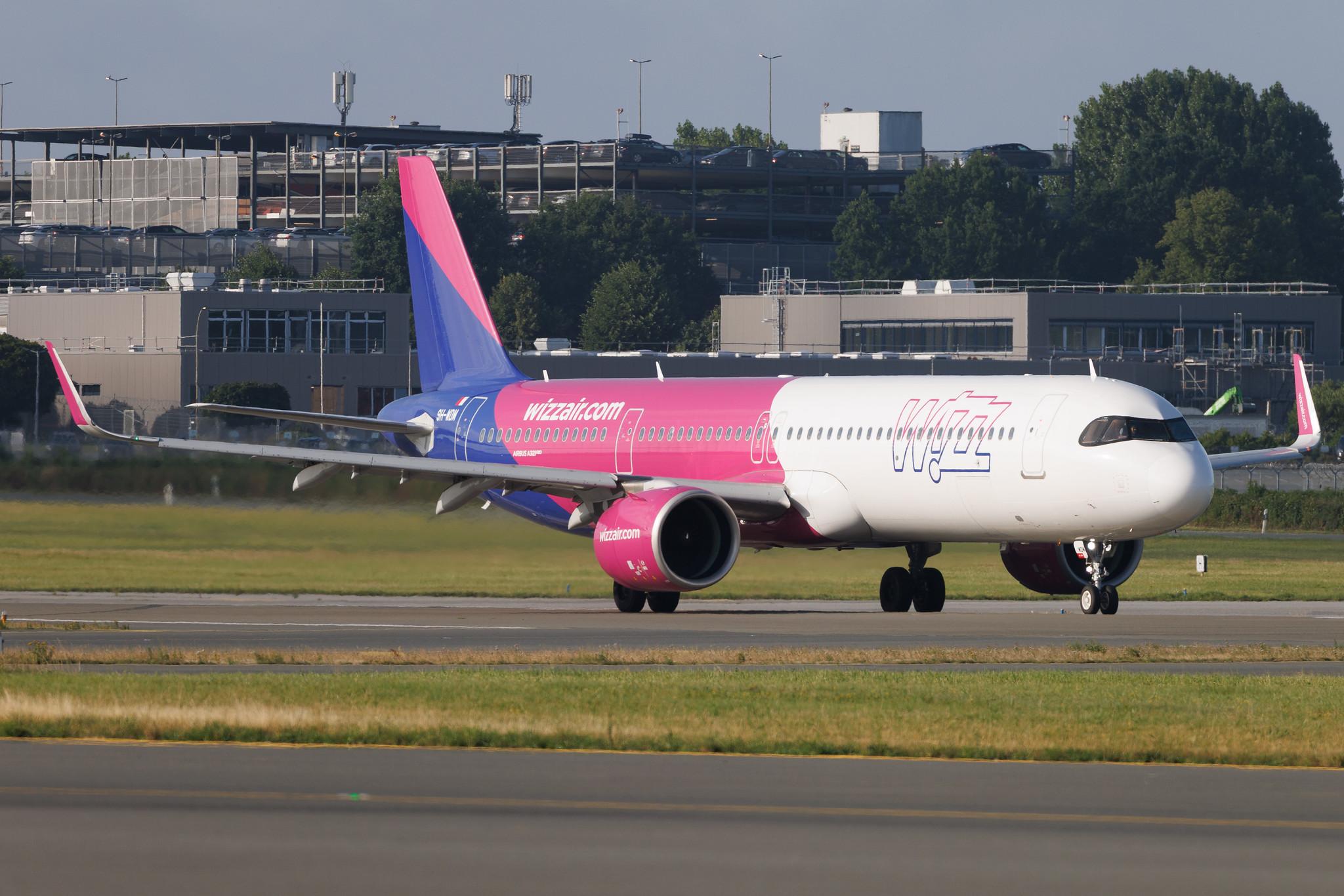 Hamburg Airport: Wizz Air (W6 / WZZ) | Operator: Wizz Air Malta | Airbus A321-271NX A21N | 9H-WDM | MSN 11273