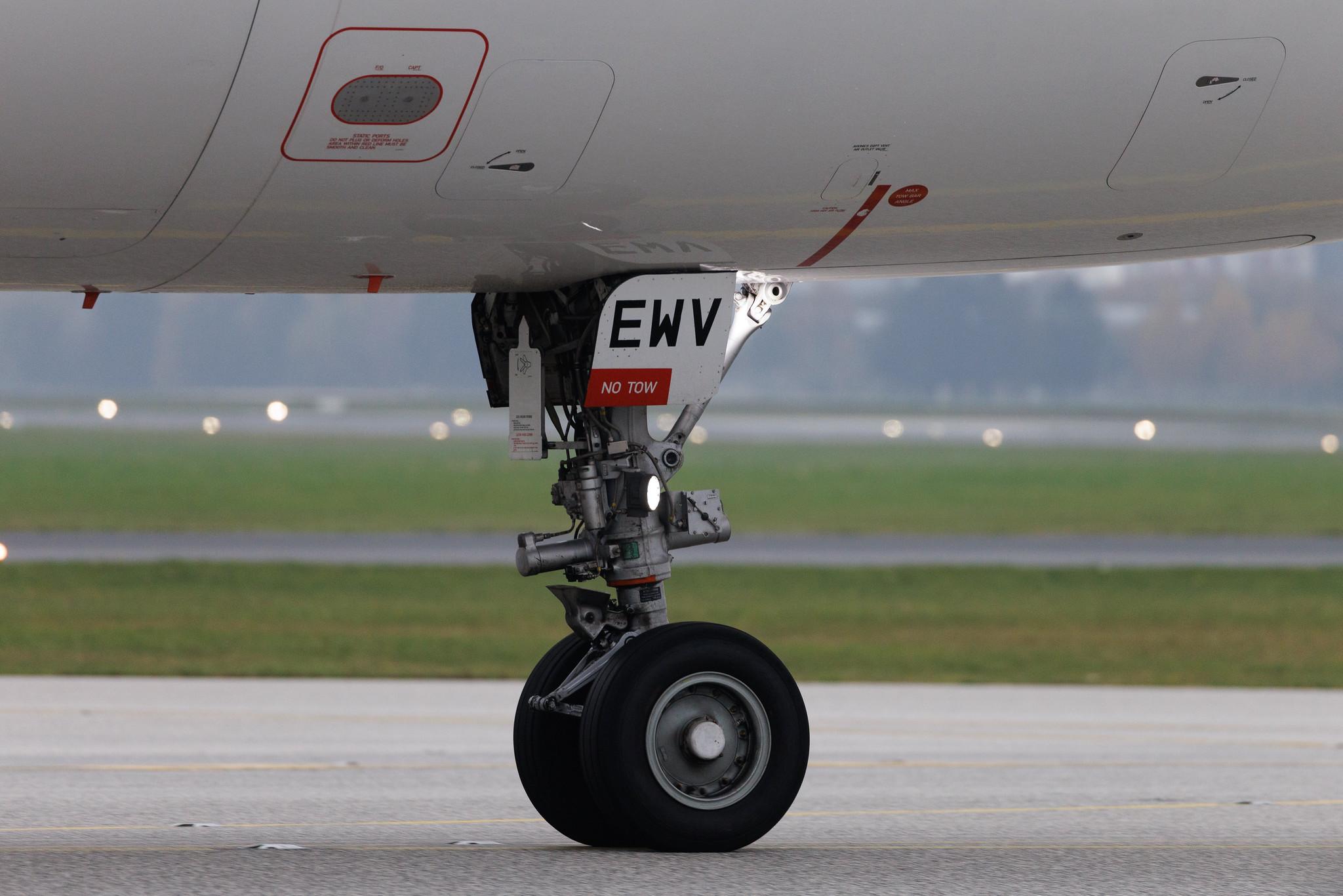 Hamburg Airport: Eurowings (EW / EWG) | Airbus A320-214 A320 | D-AEWV | MSN 7545
