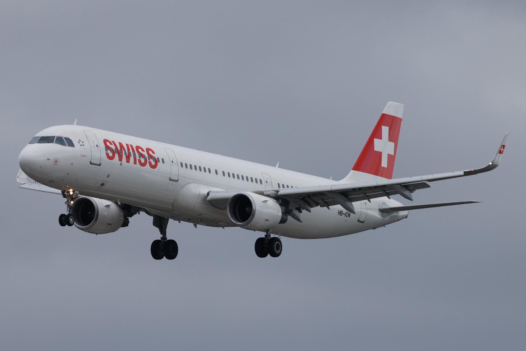 Hamburg Airport: Swiss (LX / SWR) | Airbus A321-212 A321 | HB-ION | MSN 5567